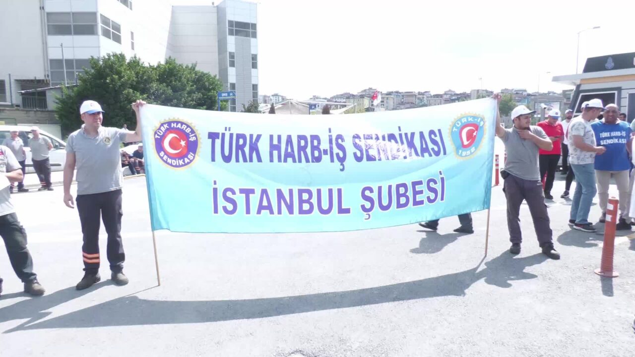 TÜRK HARB-İŞ SENDİKASI’NDAN İSTANBUL TERSANESİ KOMUTANLIĞI ÖNÜNDE ÜCRETLER İÇİN EYLEM: