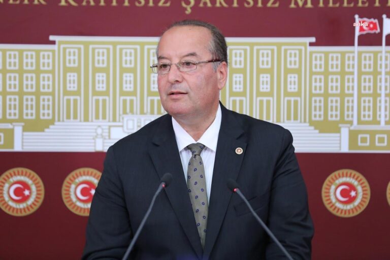 CHP’li Akay’dan memura yapılan zama tepki!