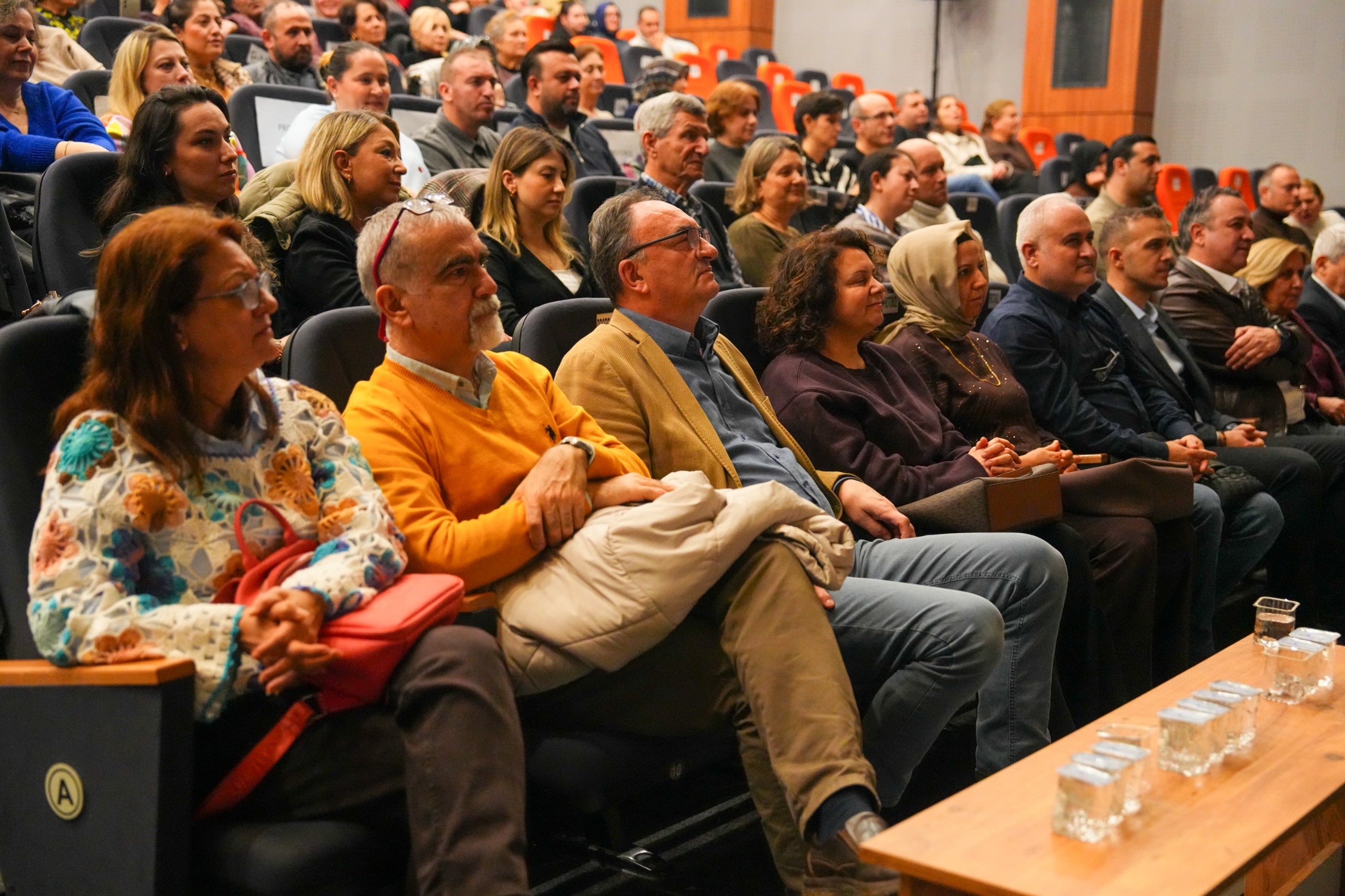 “Aşkın Ezgileri” Konserlerine Manisalılardan Yoğun İlgi (16)
