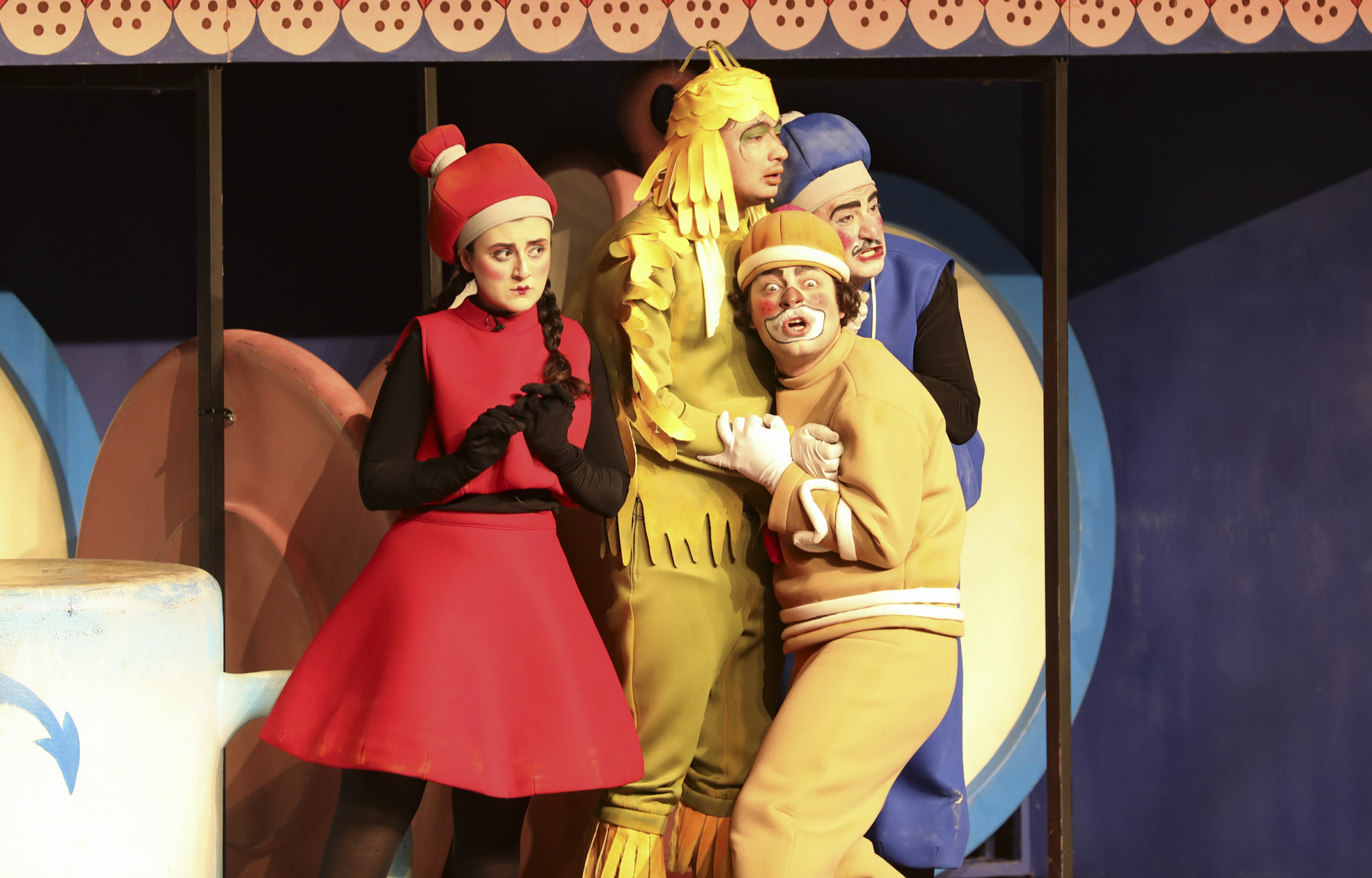 MERSİN ŞEHİR TİYATROSU’NA KÜÇÜK ELLERDEN BÜYÜK ALKIŞLAR… (2) MERSİN ŞEHİR TİYATROSU’NA KÜÇÜK ELLERDEN BÜYÜK ALKIŞLAR… (2)