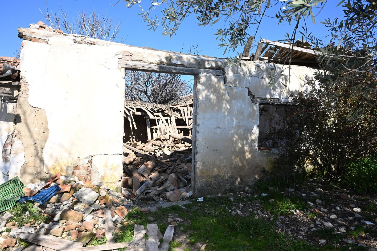 Manisa Büyükşehir’den Mağdur Aileye Yeni Yaşam Alanı (10) Manisa Büyükşehir’den Mağdur Aileye Yeni Yaşam Alanı (10)