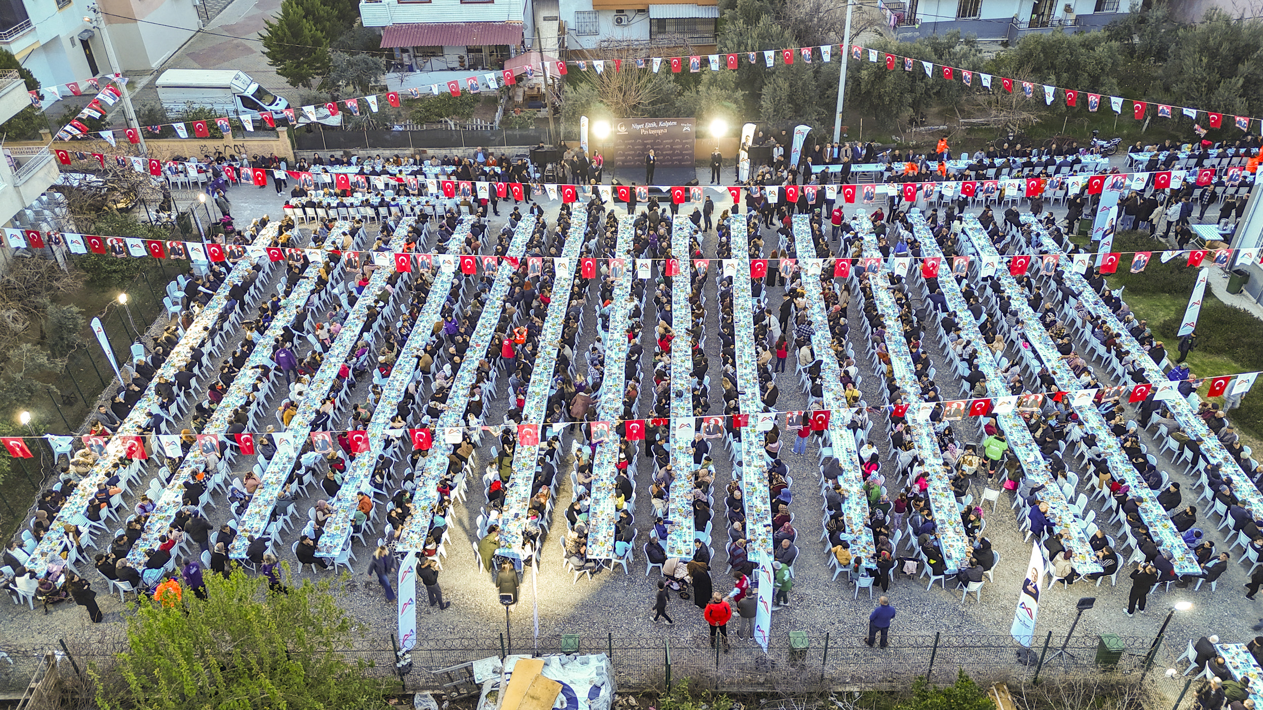 BAŞKAN SEÇER İLE MERAL SEÇER İFTARLARINI AKDENİZLİLERLE GERÇEKLEŞTİRDİ (13)