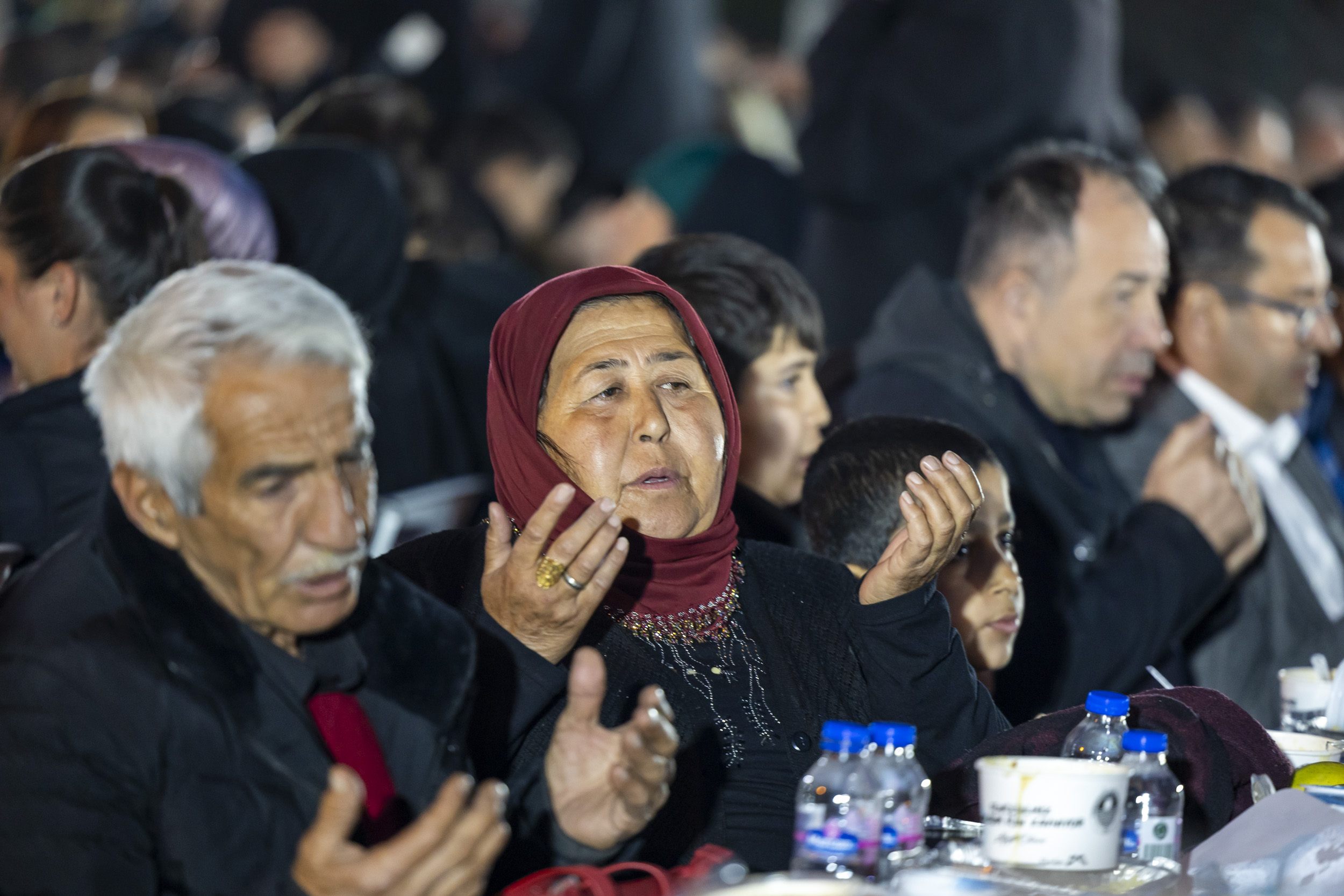 BAŞKAN SEÇER İLE MERAL SEÇER İFTARLARINI AKDENİZLİLERLE GERÇEKLEŞTİRDİ (11)