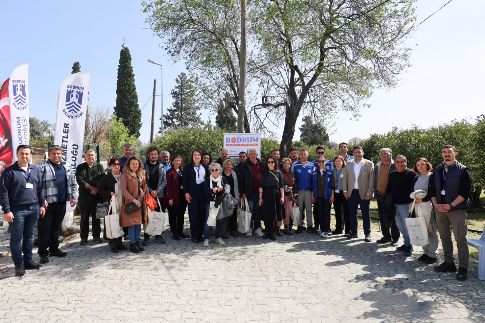 bodrum_belediyesi_bodrumda_ağaç_budama_eğitimi_düzenlendi (2)