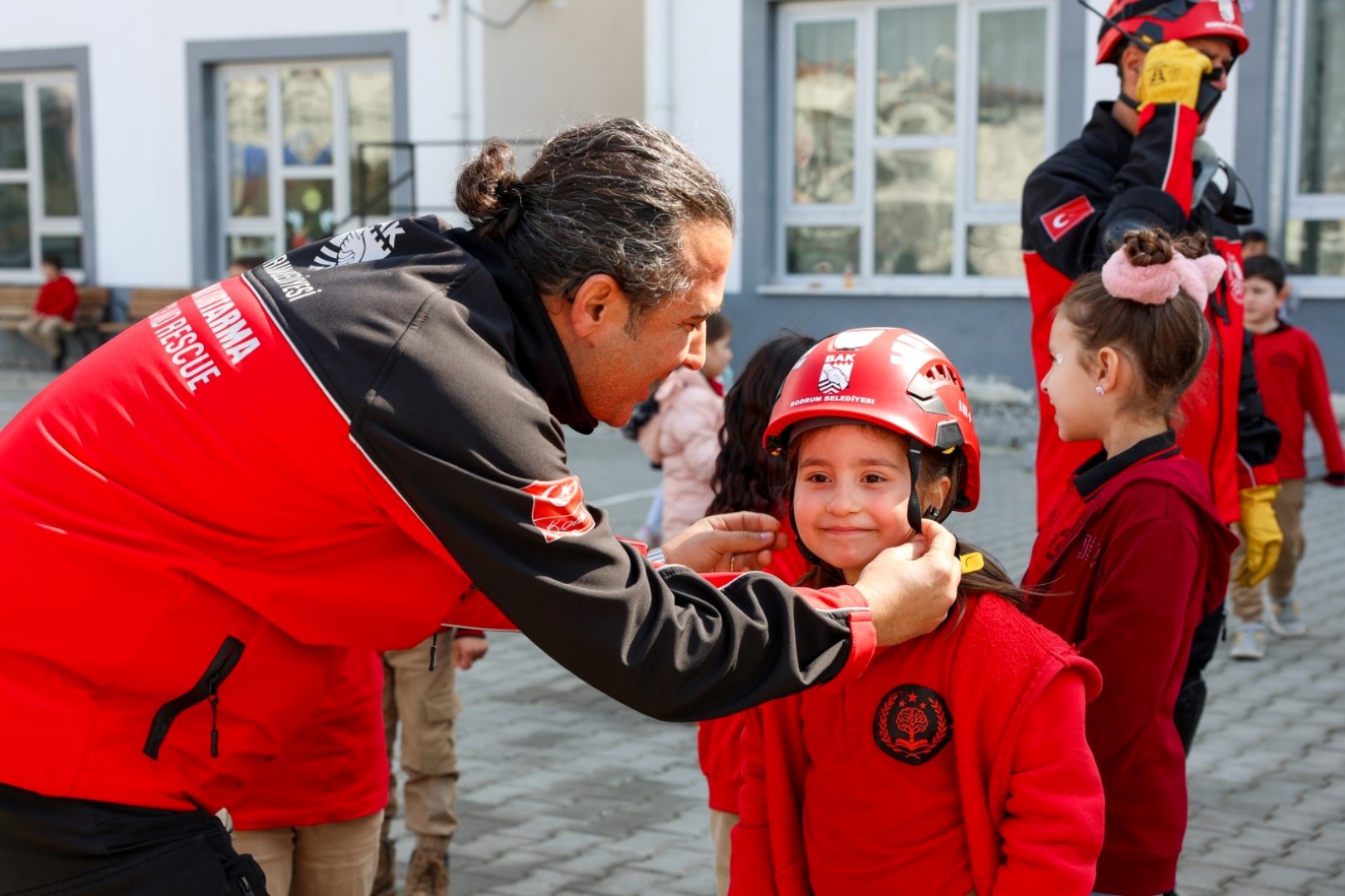 bodrum_belediyesi_deprem_haftasi_kapsaminda_okullarda_tatbikat_yapildi (14)