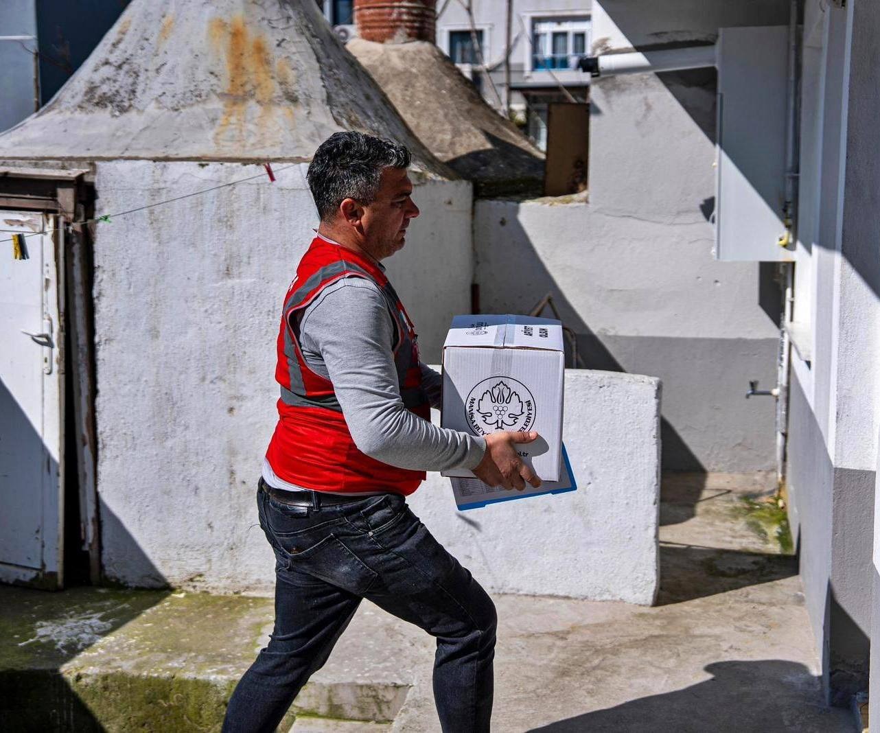 Manisa Büyükşehir’den Ramazan Dayanışması 22 Bin Aileye Gıda Desteği (4)