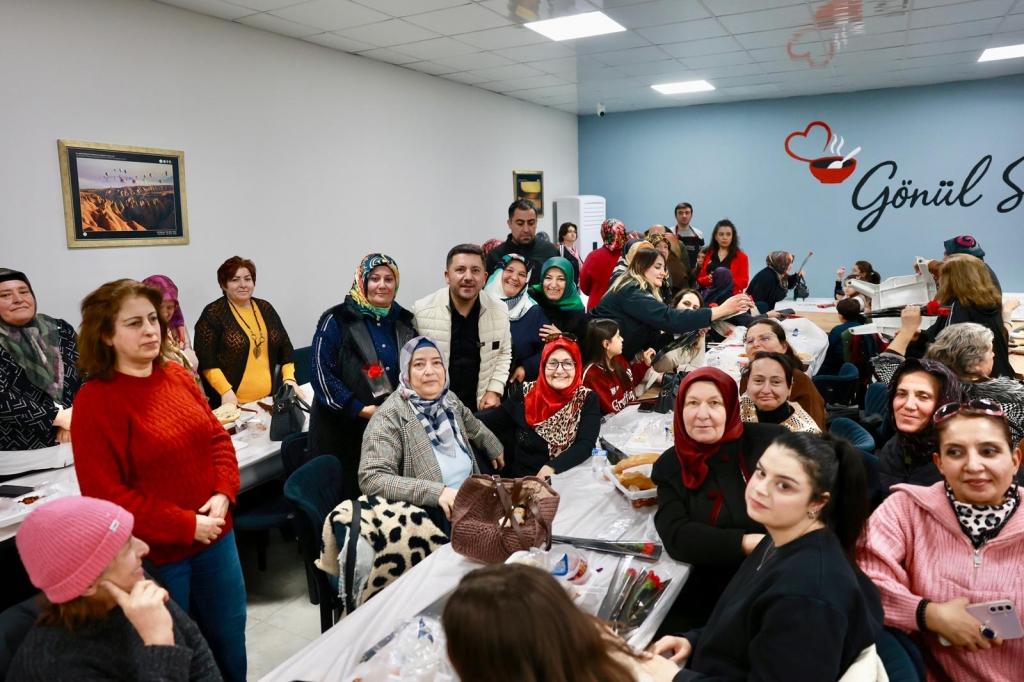 thumb_10811-63870c857aebc7fc5eef7d53ee76f3b5-nev_bel_kadinlar_gunu_001_1