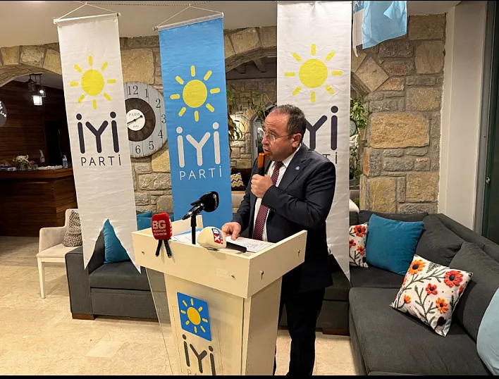 bodrumda-47si-demokrat-partiden-50-kisi-iyi-partiye-gecti-7_1772447723_NvolnD