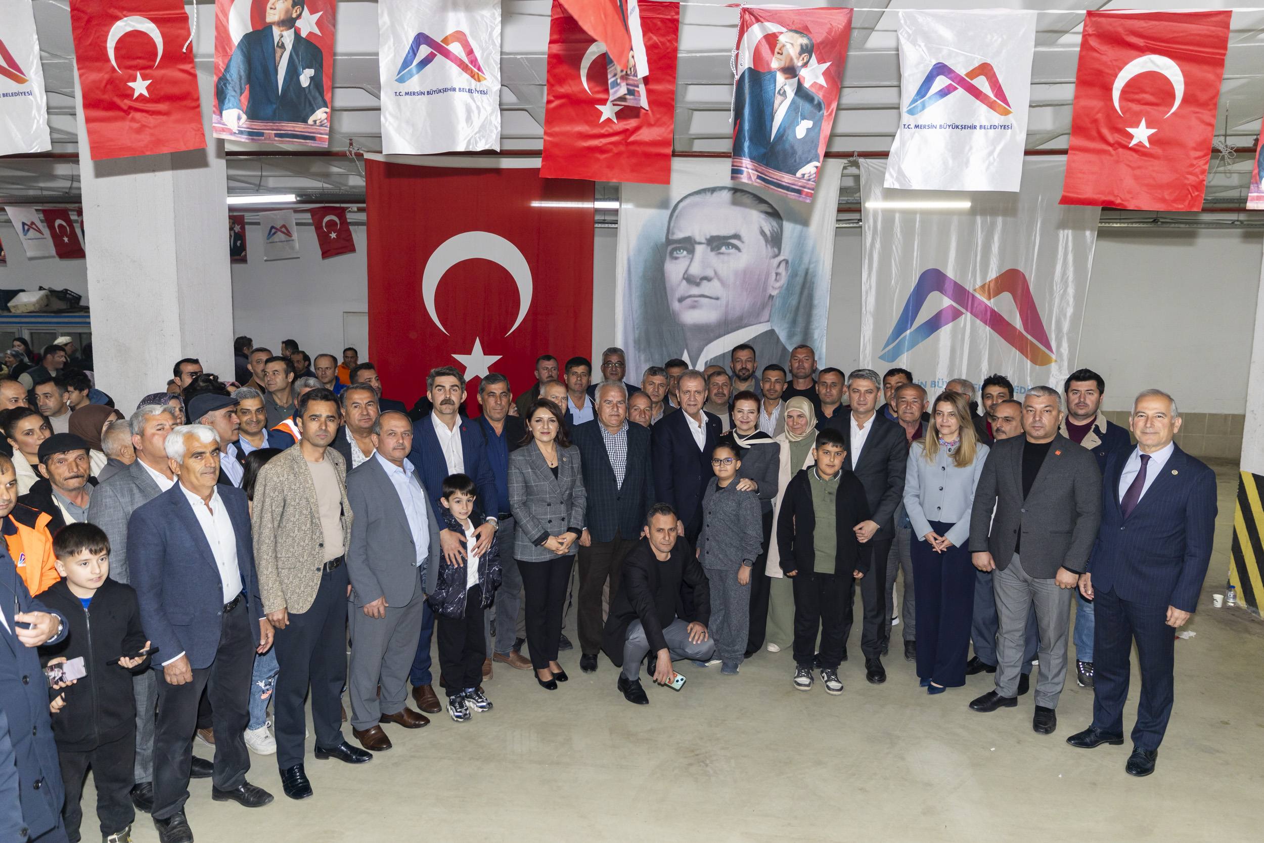 BAŞKAN SEÇER VE MERAL SEÇER, BOZYAZILI YURTTAŞLARLA İFTAR SOFRASINDA BULUŞTU (8)