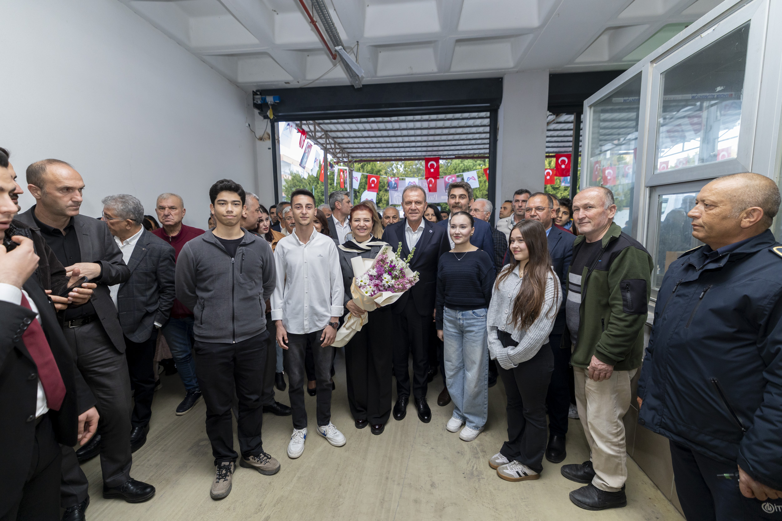 BAŞKAN SEÇER VE MERAL SEÇER, BOZYAZILI YURTTAŞLARLA İFTAR SOFRASINDA BULUŞTU (6)