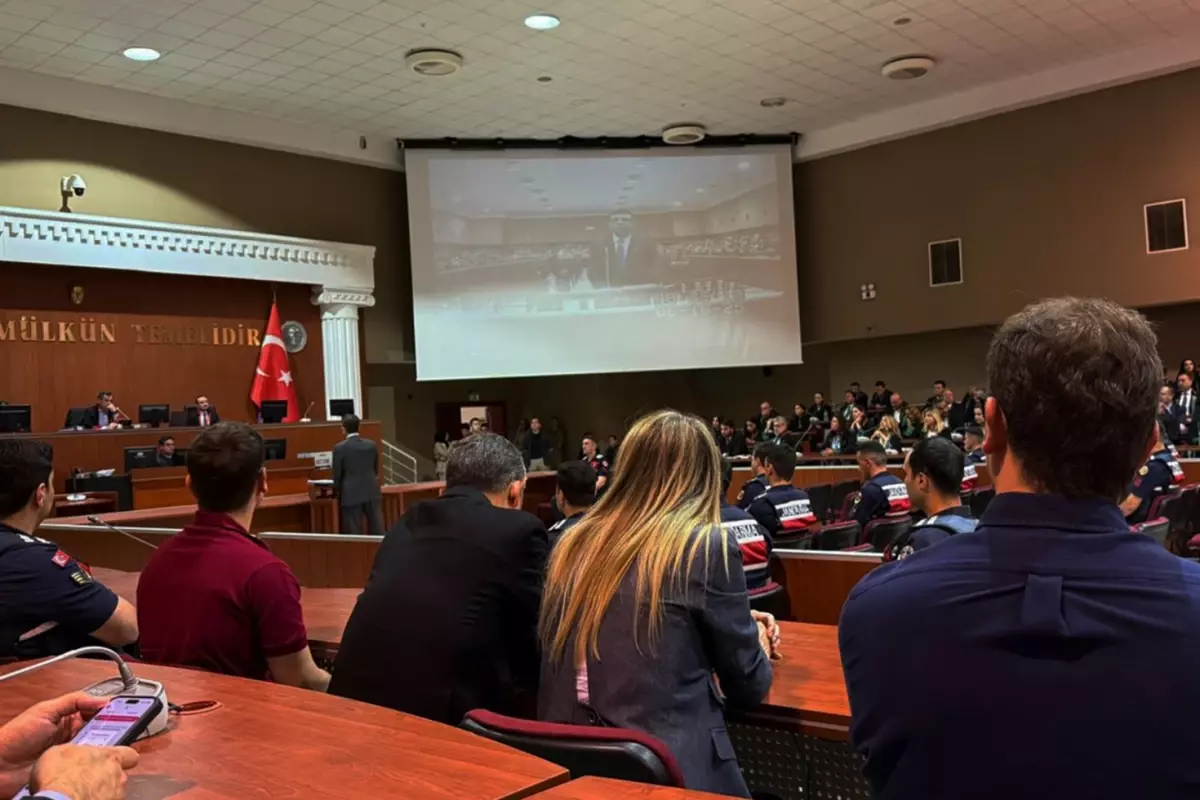 ekrem-imamoglu-hakim-karsisinda-2-ay-sonra-ilk-18750550_2862_amp