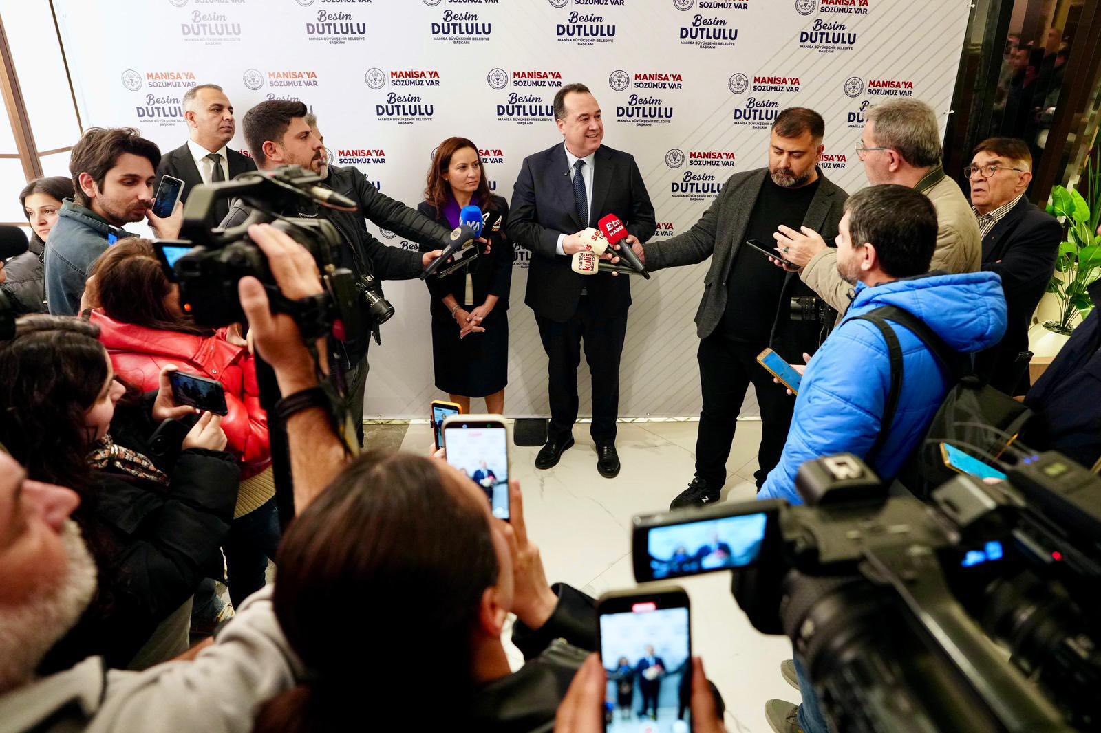 Başkan Dutlulu, Basın Mensupları ve Meclis Üyeleriyle İftarda Buluştu (9)