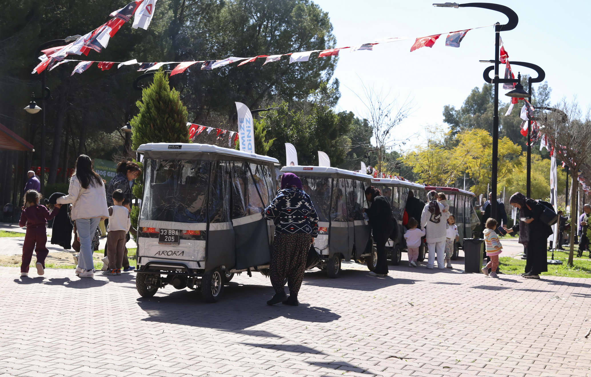 MERSİN BÜYÜKŞEHİR, TARSUS GENÇLİK KAMPI’NDA ÜÇ KUŞAĞI BİR ARAYA GETİRDİ  (8)