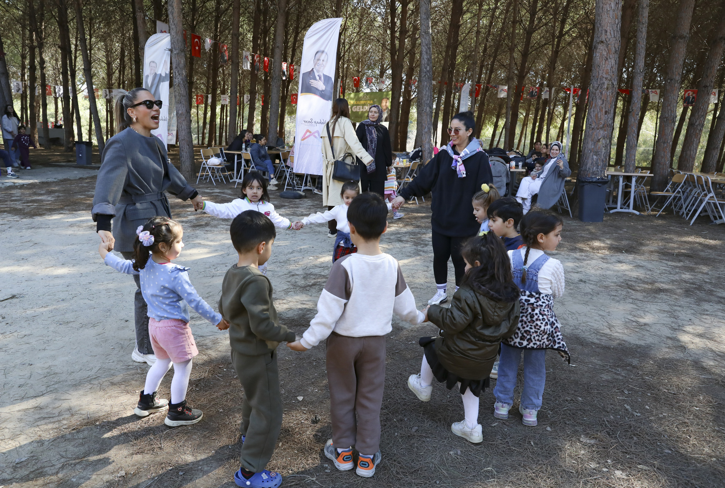 MERSİN BÜYÜKŞEHİR, TARSUS GENÇLİK KAMPI’NDA ÜÇ KUŞAĞI BİR ARAYA GETİRDİ  (6)