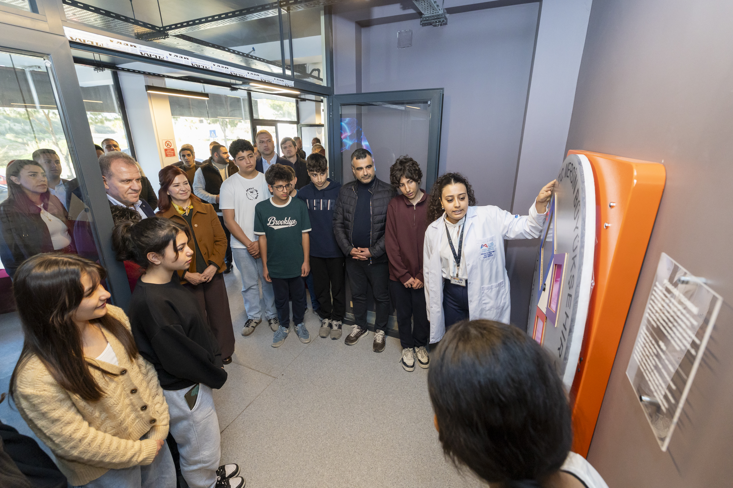 BAŞKAN SEÇER VE MERAL SEÇER, ‘TARSUS ARATOS MATEMATİK EVİ’Nİ ZİYARET ETTİ (4)