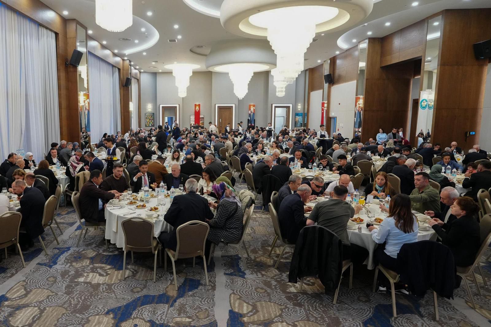 Başkan Dutlulu, Şehit Aileleri ve Gazilerle İftar Sofrasında Buluştu (15)