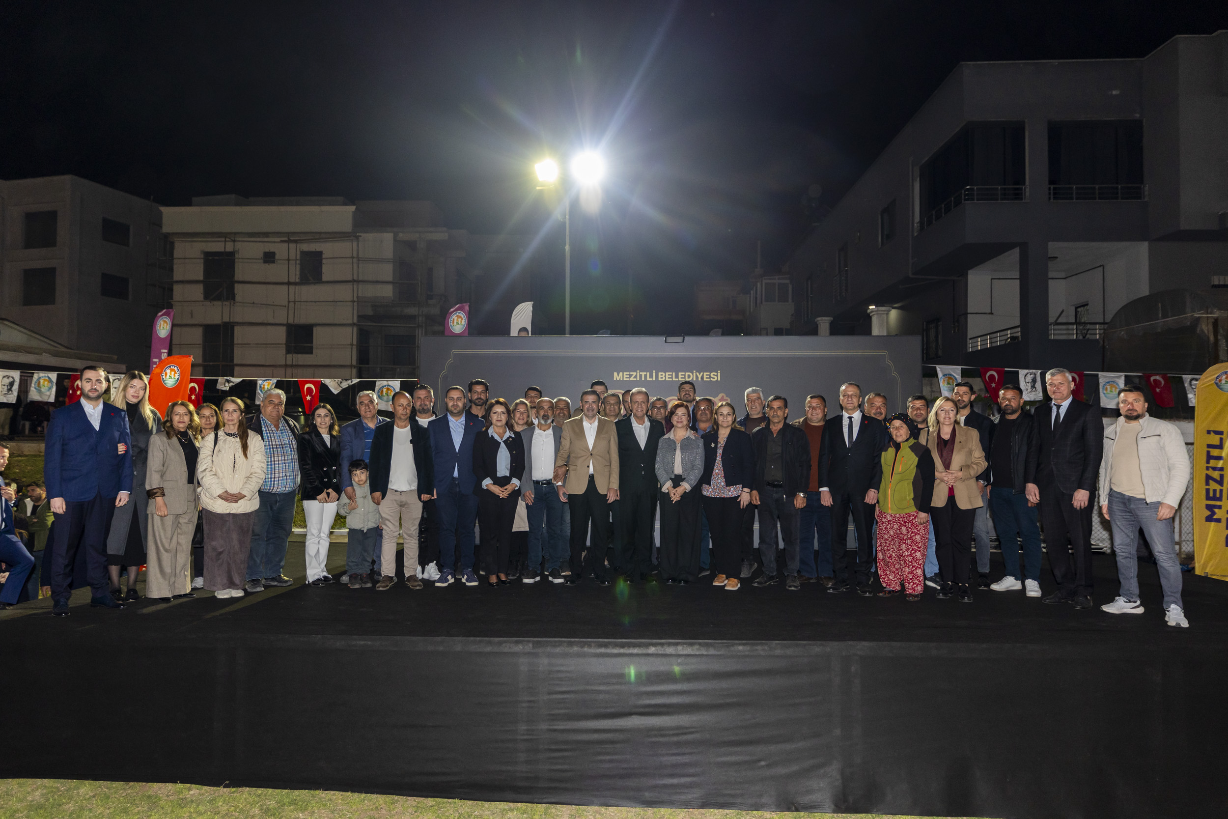 BAŞKAN SEÇER VE MERAL SEÇER MEZİTLİ BELEDİYESİ’NİN İFTAR PROGRAMINA KATILDI (3)