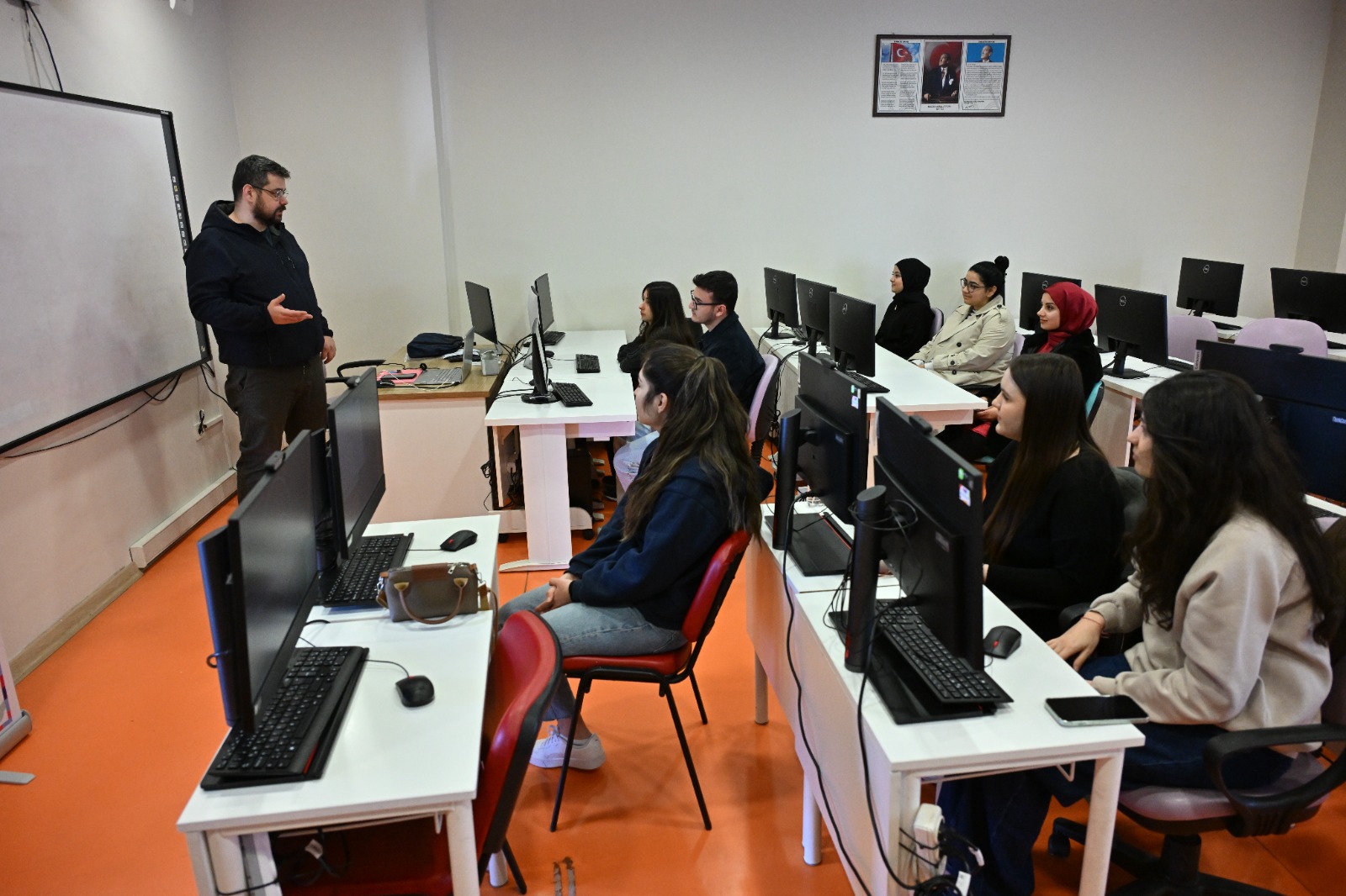 Manisa Büyükşehir’den Gençlere Dijital Gelecek Vizyonu (3)