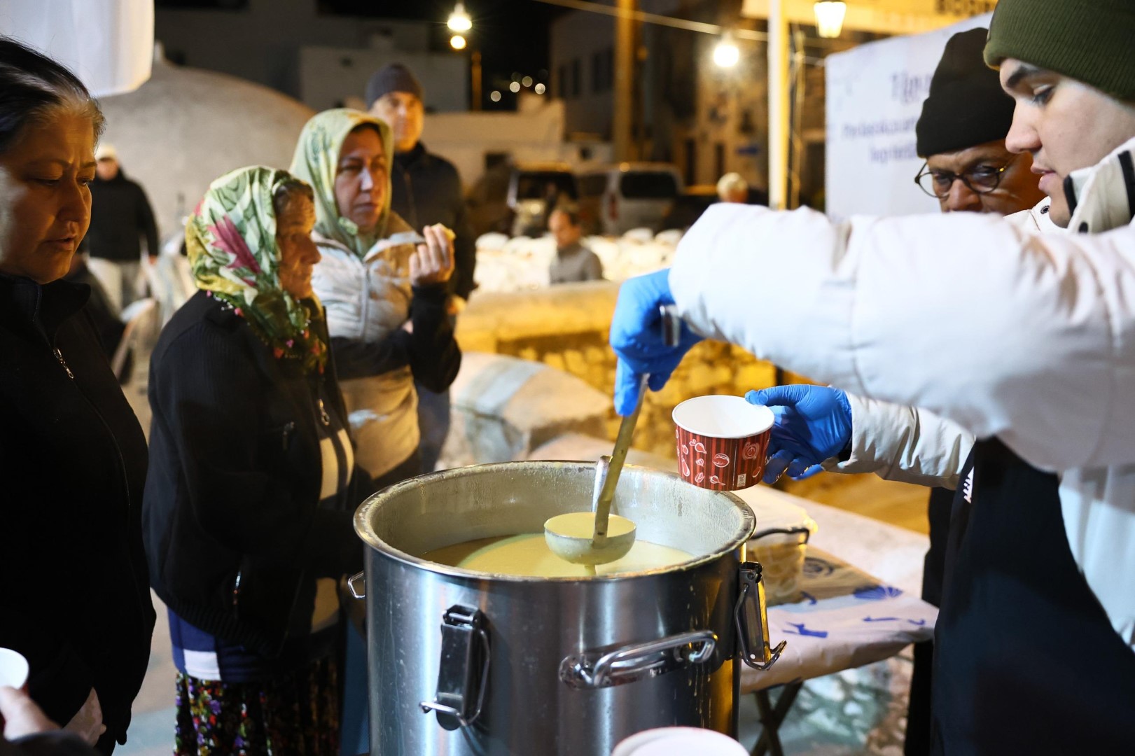 bodrum_belediyesi_40_yillik_gelenek_türkkuyusu_mahallesi’nde_devam_etti (13)