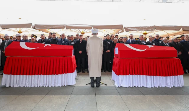 sehit-cenazesinde-dikkat-ceken-anlar-ozel-ile-19681617_8083_m