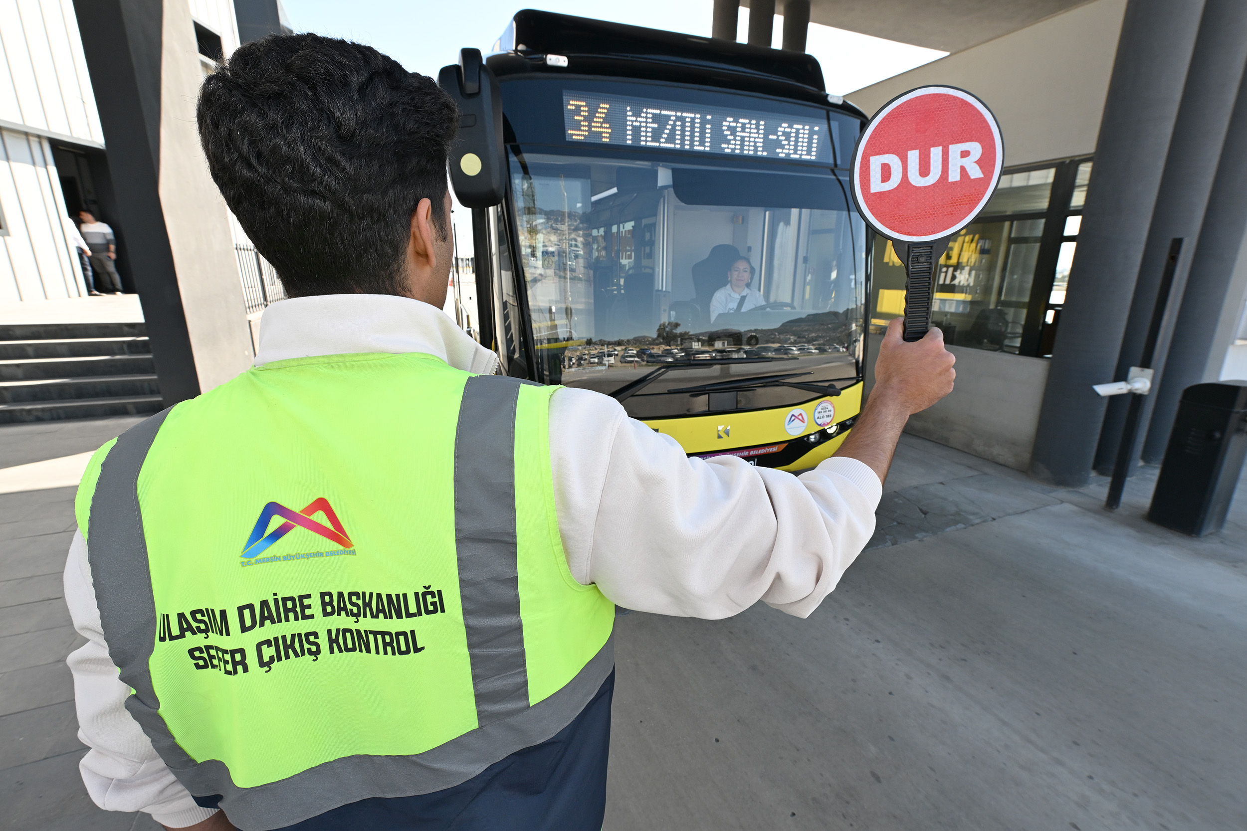 MERSİN BÜYÜKŞEHİR’LE ULAŞIMDA KONFOR VE HİJYEN SEFERBERLİĞİ (12)