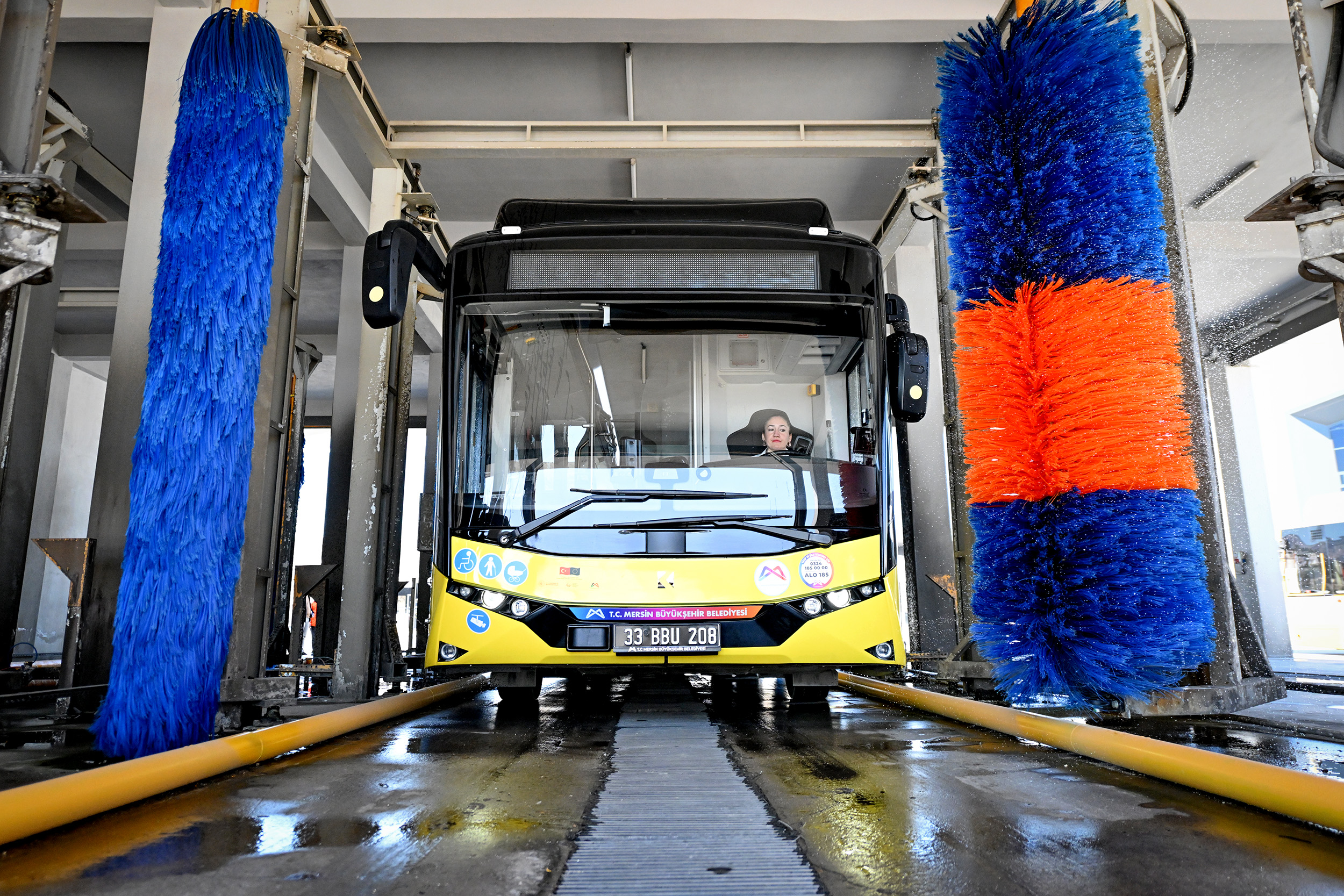 MERSİN BÜYÜKŞEHİR’LE ULAŞIMDA KONFOR VE HİJYEN SEFERBERLİĞİ (4)