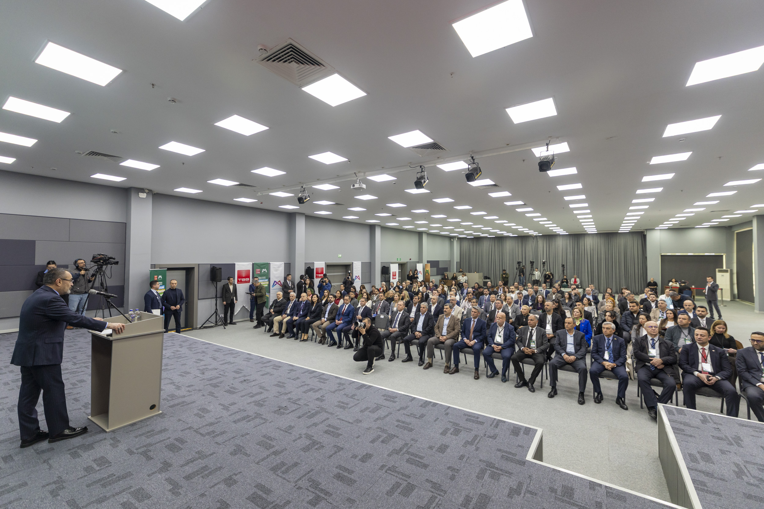 BAŞKAN SEÇER, ‘KIYI KENTLERİ YEREL YÖNETİM POLİTİKALARI MERSİN ÇALIŞTAYI’NA KATILDI (4)