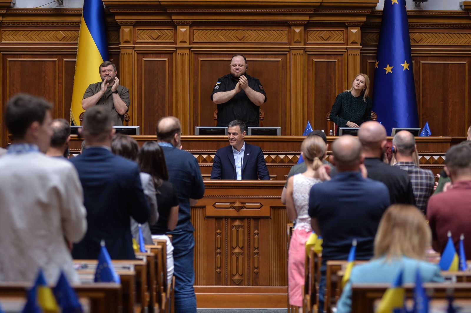 ebc7b29f-45cb-4d47-b2c2-c5bc2e6947e3_source-aspect-ratio_1600w_0