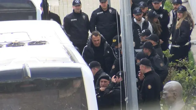 uyusturucu-sorusturmasinda-gozaltina-alinan-eski-19687839_160_m uyusturucu-sorusturmasinda-gozaltina-alinan-eski-19687839_160_m