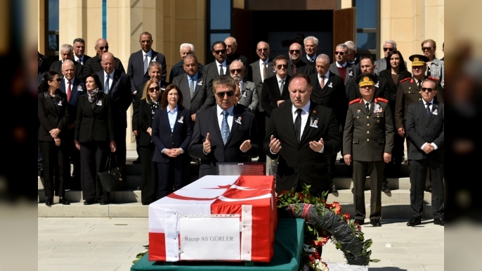 recep-ali-gurler-son-yolculuguna-ugurlaniyor-gurler-icin-meclis-te-toren-duzenlendi-1774608875