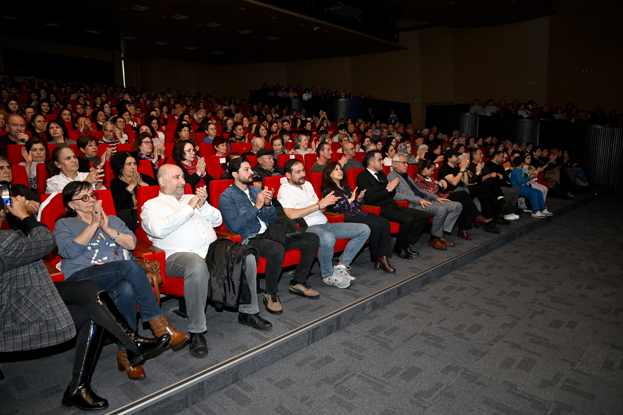 MERSİN ŞEHİR TİYATROSU’NDAN ‘27 MART DÜNYA TİYATRO GÜNÜ BİLDİRİSİ’ (2)