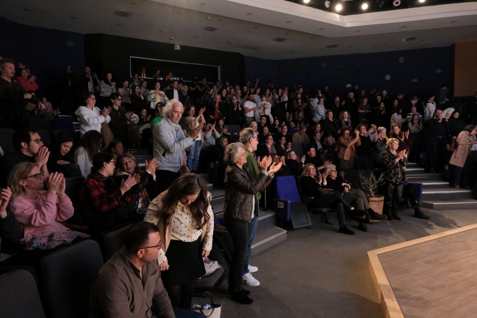 bodrum_belediyesi_cambazin_cenazesi_dünya_tiyatro_gününde_sahnelendi (33)