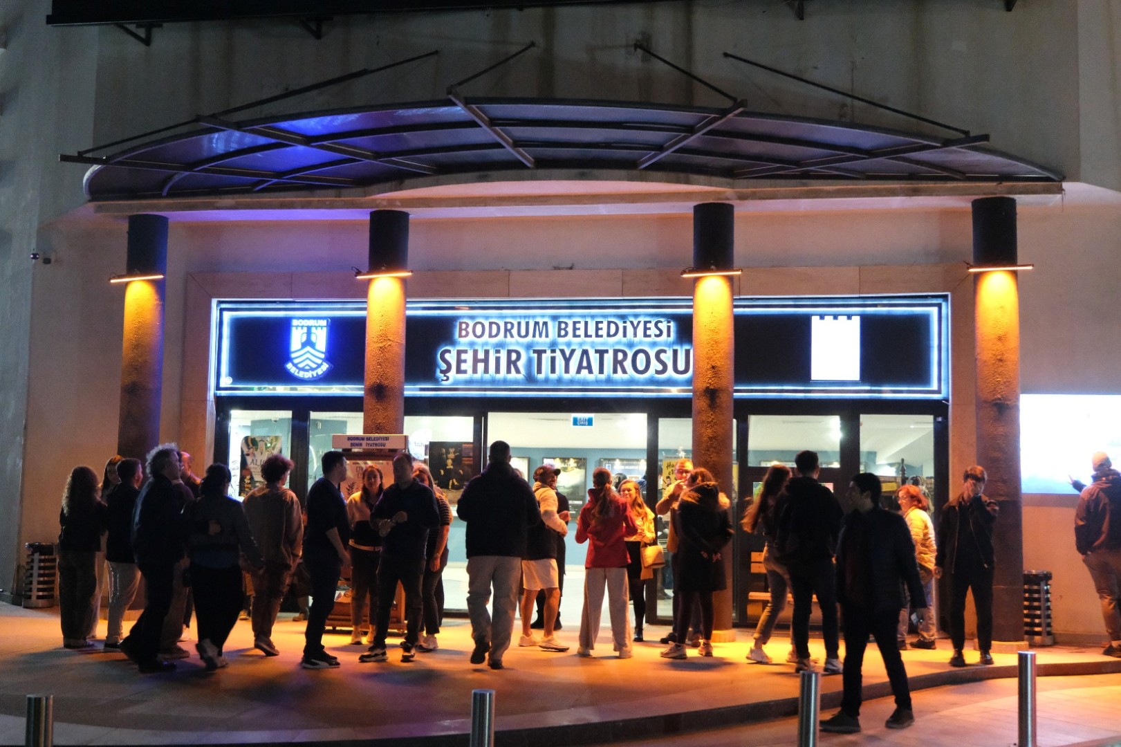 bodrum_belediyesi_cambazin_cenazesi_dünya_tiyatro_gününde_sahnelendi (18)