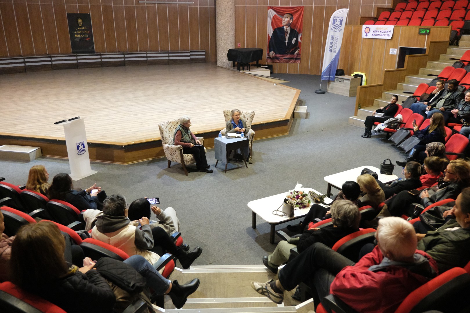 bodrum_belediyesi_kadin_çocuk_yoksulluğu_ve_dayanişma_söyleşisi_düzenlendi (6)