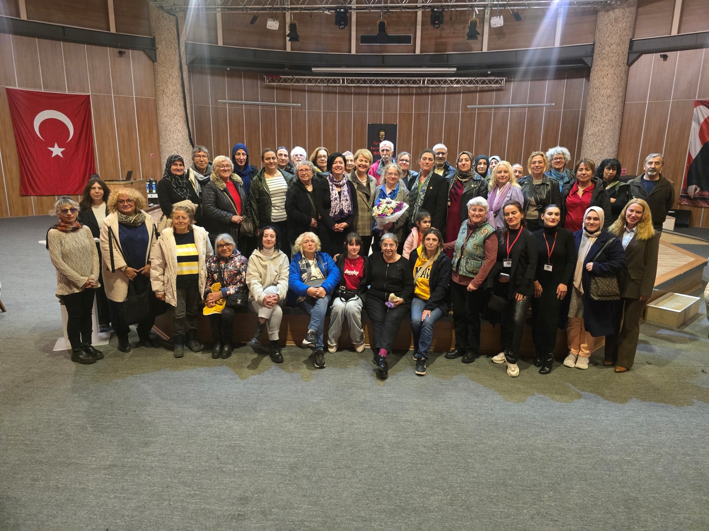 bodrum_belediyesi_kadin_çocuk_yoksulluğu_ve_dayanişma_söyleşisi_düzenlendi (12)