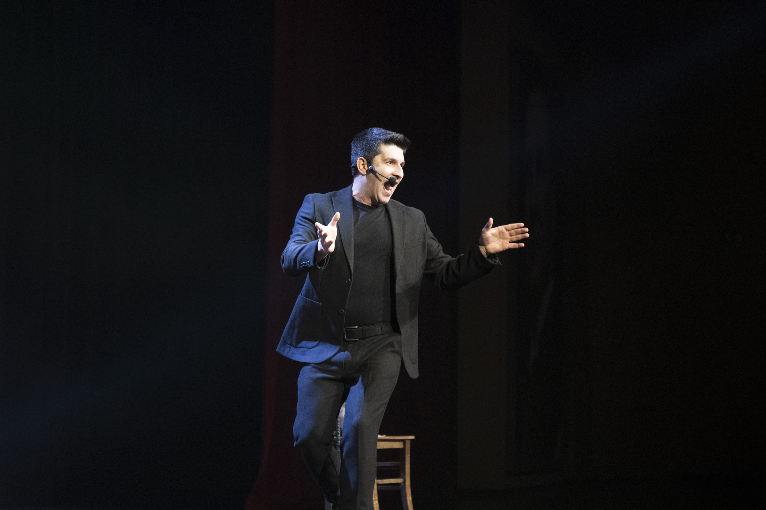 MERSİN BÜYÜKŞEHİR BELEDİYESİ SEHİR TİYATROSU’NUN TİYATRO SEÇKİSİ ‘EYVAH NADİR’ İLE ALKIŞLAR EŞLİĞİNDE FİNAL YAPTI (3)