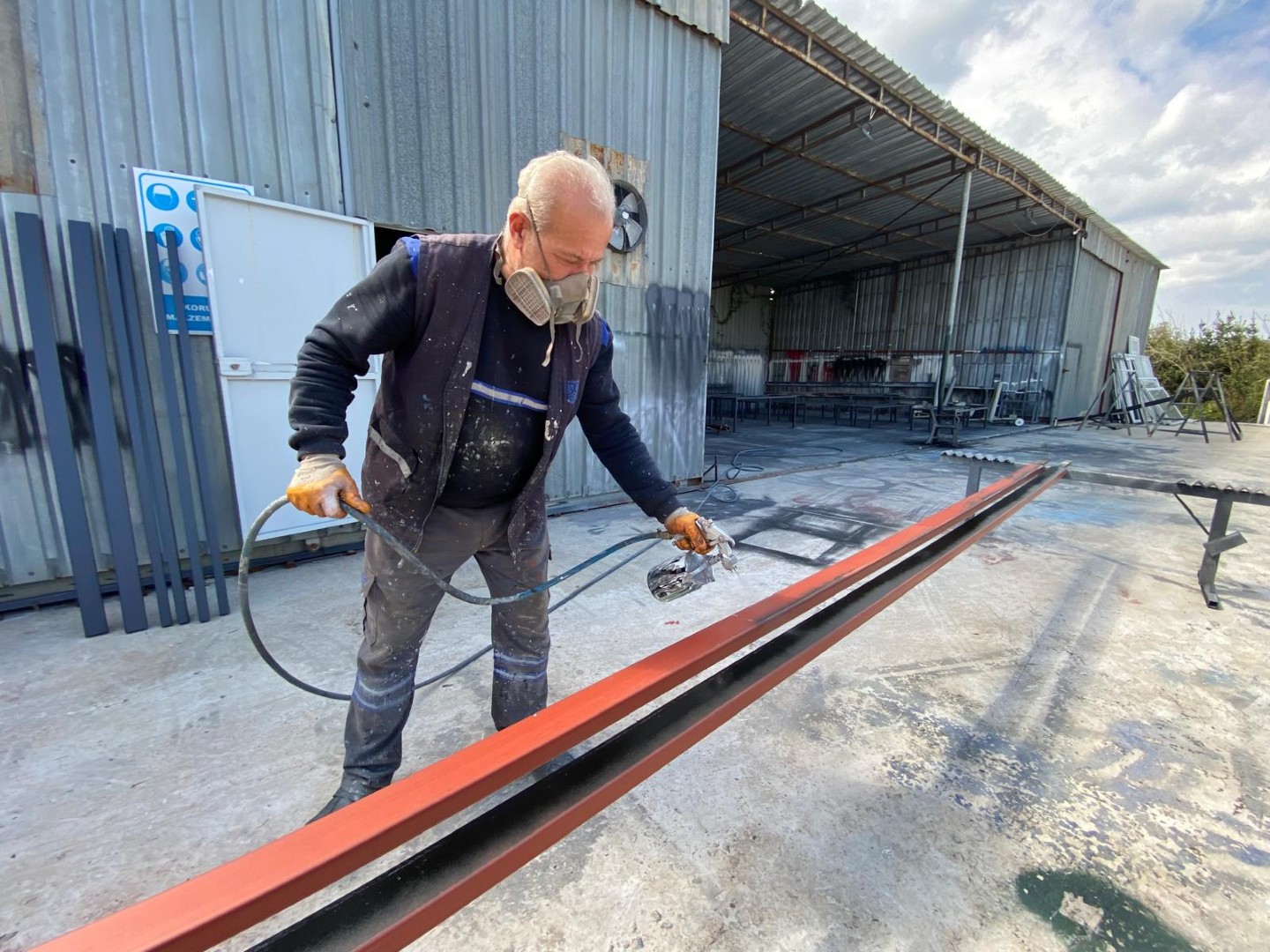 bodrum_belediyesi_belediye_atölyelerinden_kentin_dört_bir_yanina_üretim (2) (1)