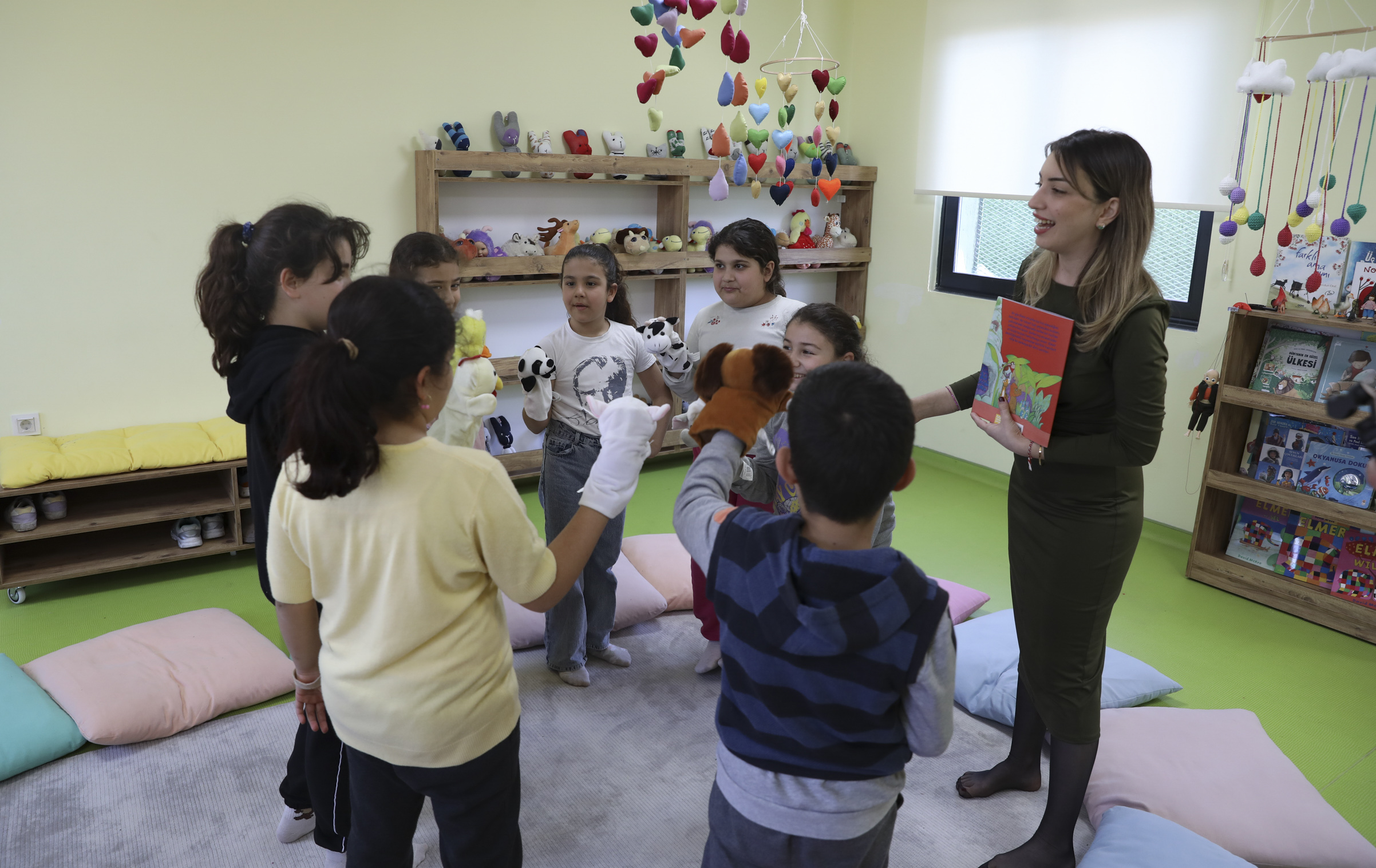 MERSİN BÜYÜKŞEHİR’İN TOROSLAR ÇOCUK KAMPÜSÜ’NDE ÇOCUKLAR “MASAL VE DRAMA ATÖLYESİ” İLE KENDİNİ KEŞFEDİYOR (7)