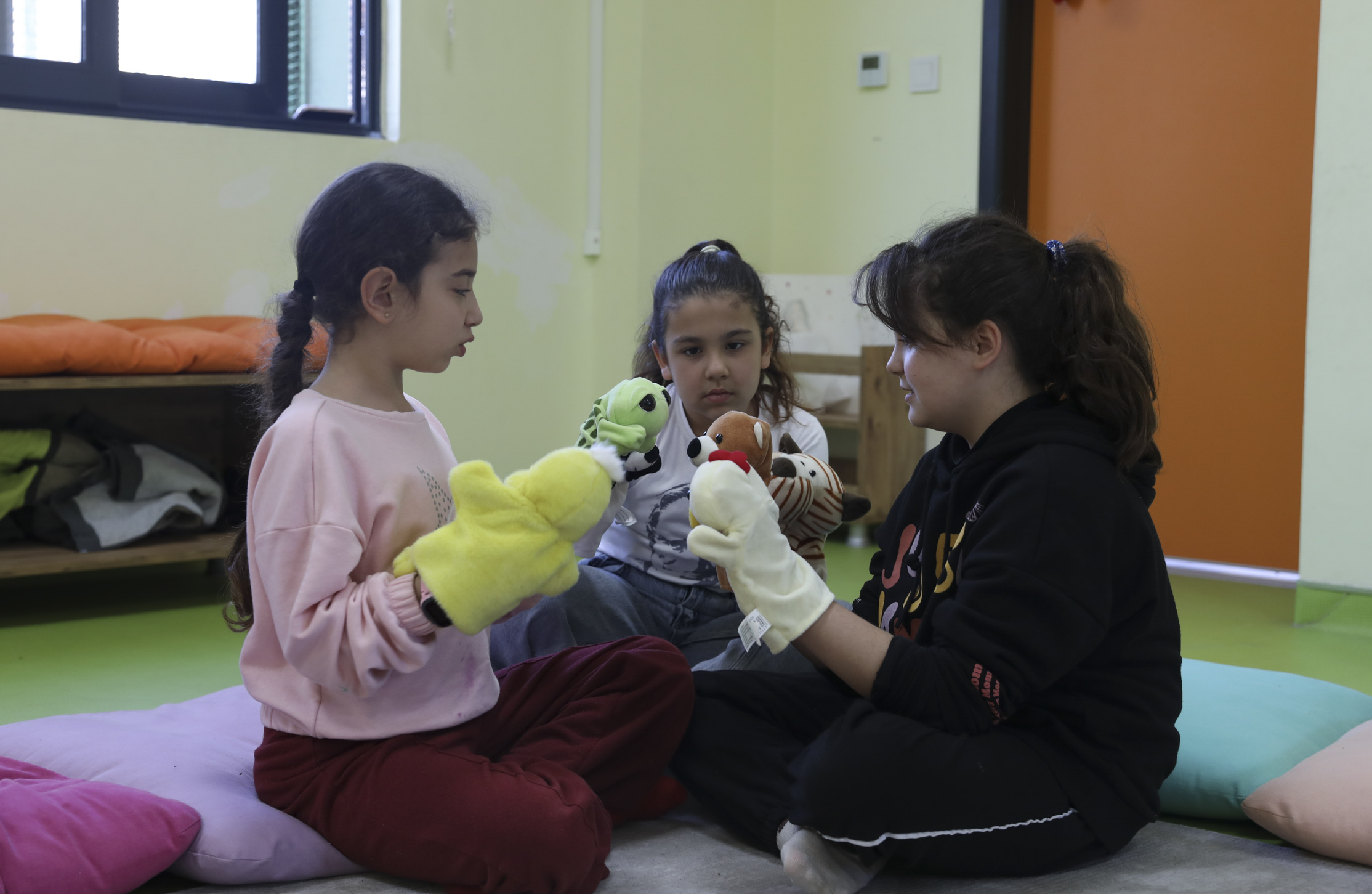 MERSİN BÜYÜKŞEHİR’İN TOROSLAR ÇOCUK KAMPÜSÜ’NDE ÇOCUKLAR “MASAL VE DRAMA ATÖLYESİ” İLE KENDİNİ KEŞFEDİYOR (2)