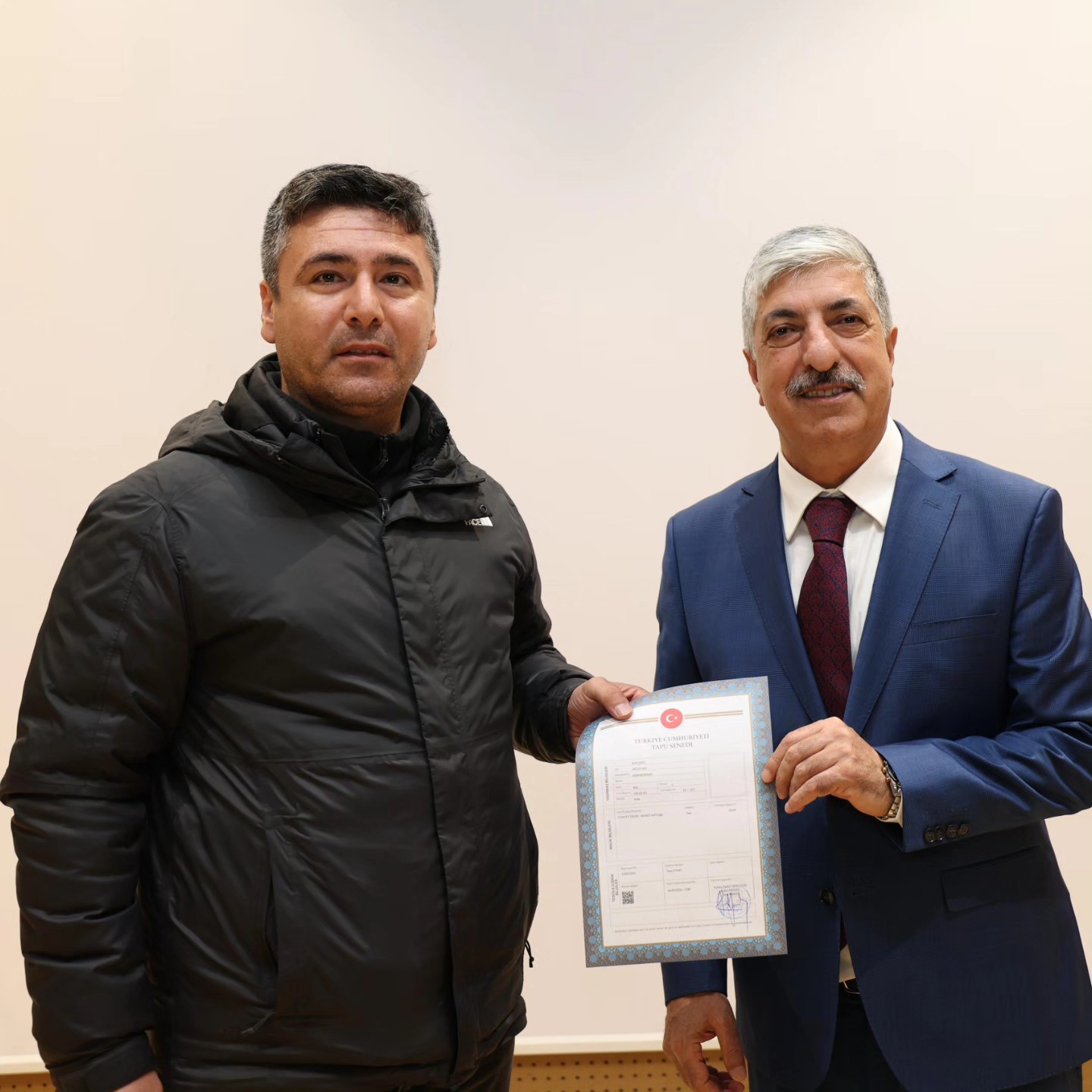 Dilovası’nda 23. Bölge İmar Uygulaması Tamamlandı 423 Vatandaş Tapusuna Kavuştu (3) Dilovası’nda 23. Bölge İmar Uygulaması Tamamlandı 423 Vatandaş Tapusuna Kavuştu (3)