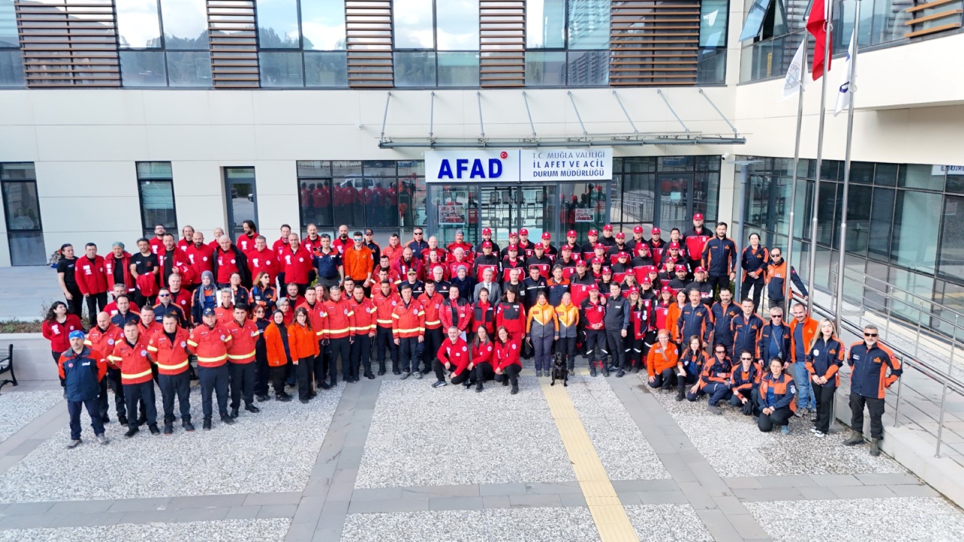 bodrum_belediyesi_BAK_ekibine_AFAD_akreditasyon_armasi (2)