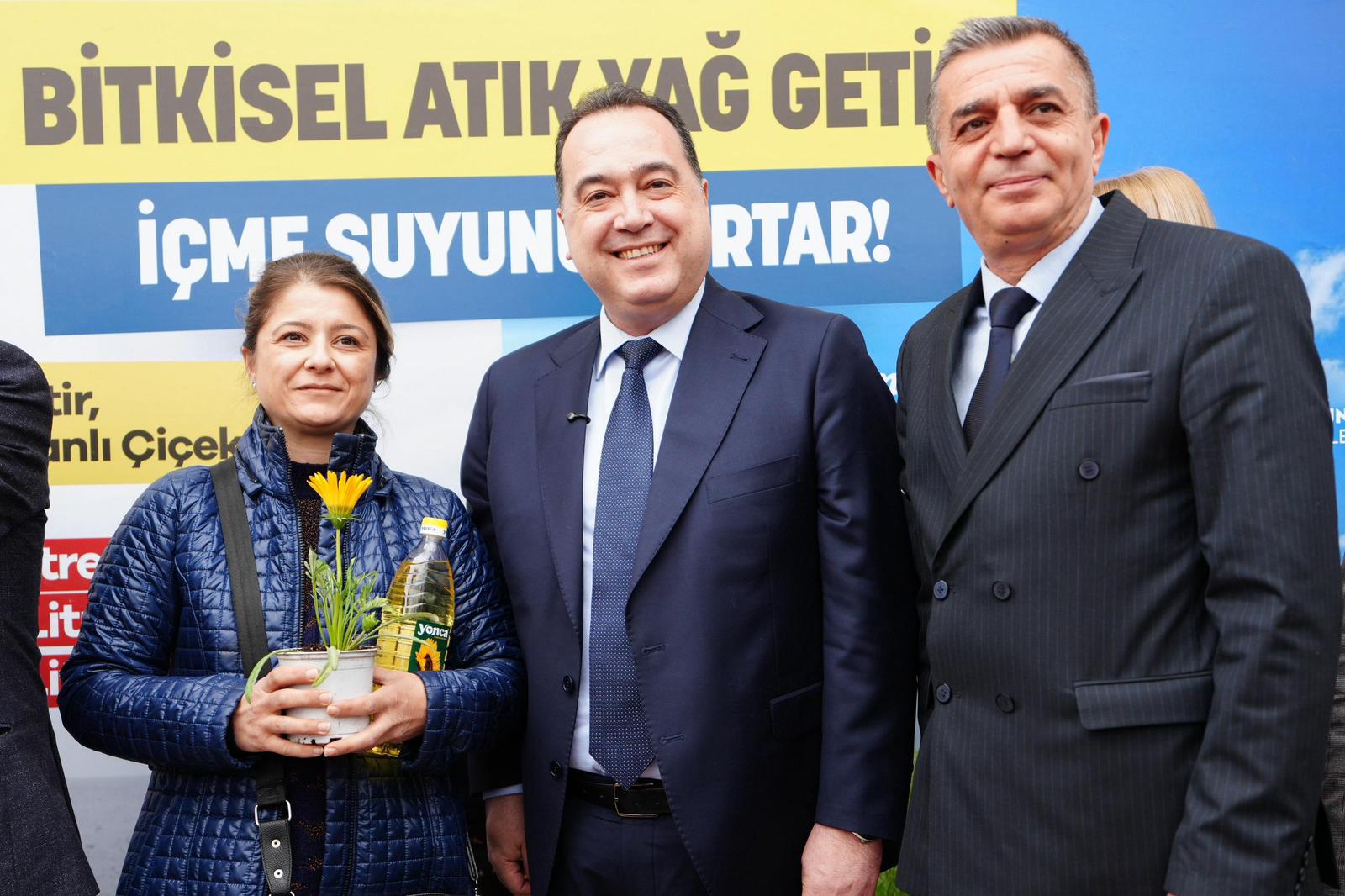 “Atık Yağını Getir, Suyunu Kurtar” Kampanyasına Vatandaşlardan Yoğun İlgi (10)