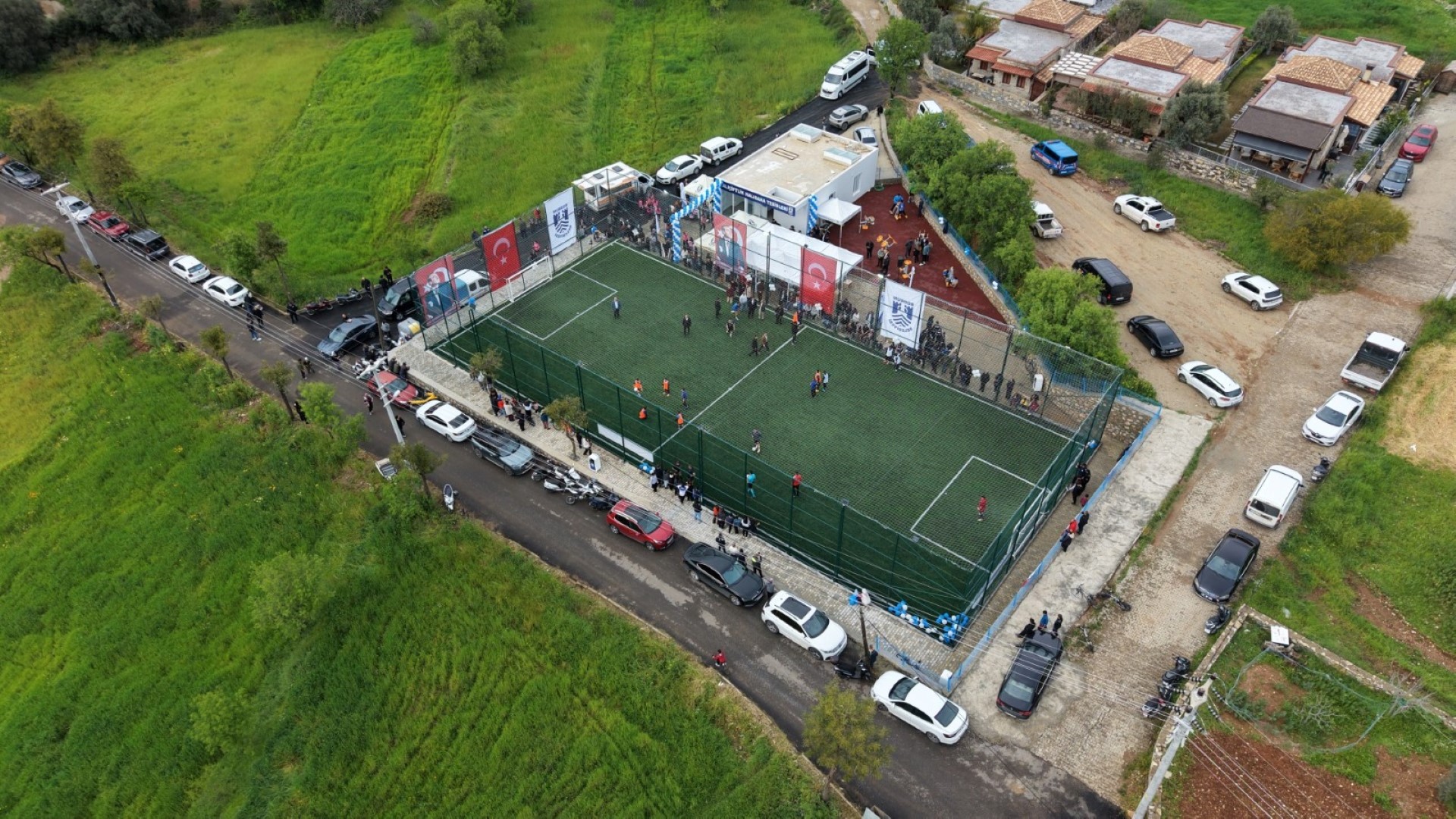 bodrum_belediyesi_çiftlik_hali_saha_tesisleri_vatandaşlarin_kullanimina_açildi (3)