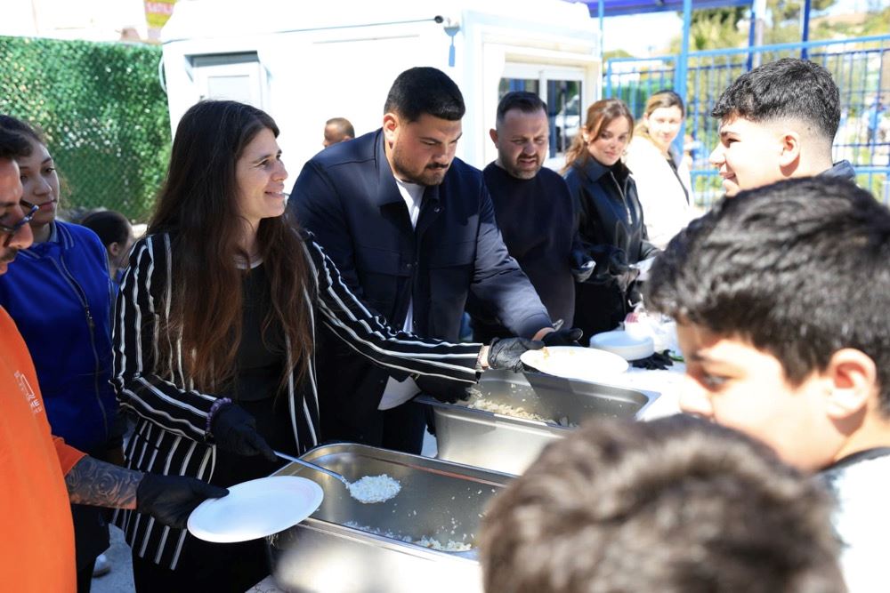 cesme-belediyesinden-okullara-sosyal-alan-destegi_2