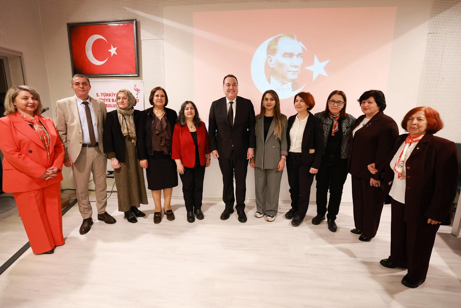 Kadın Belediye Başkanları Manisa’da Bir Araya Geldi  (10)