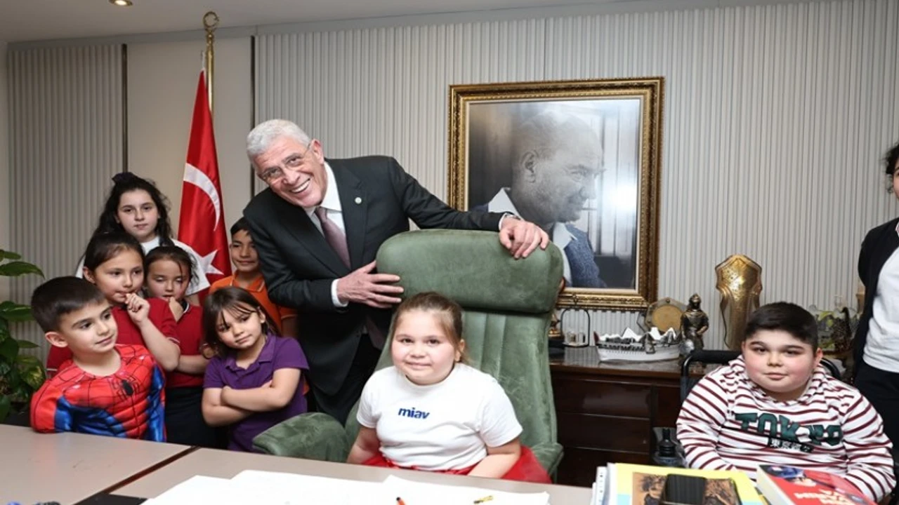 musavat-dervisoglu-23-nisan-oncesi-koltugunu-cocuklara-birakti