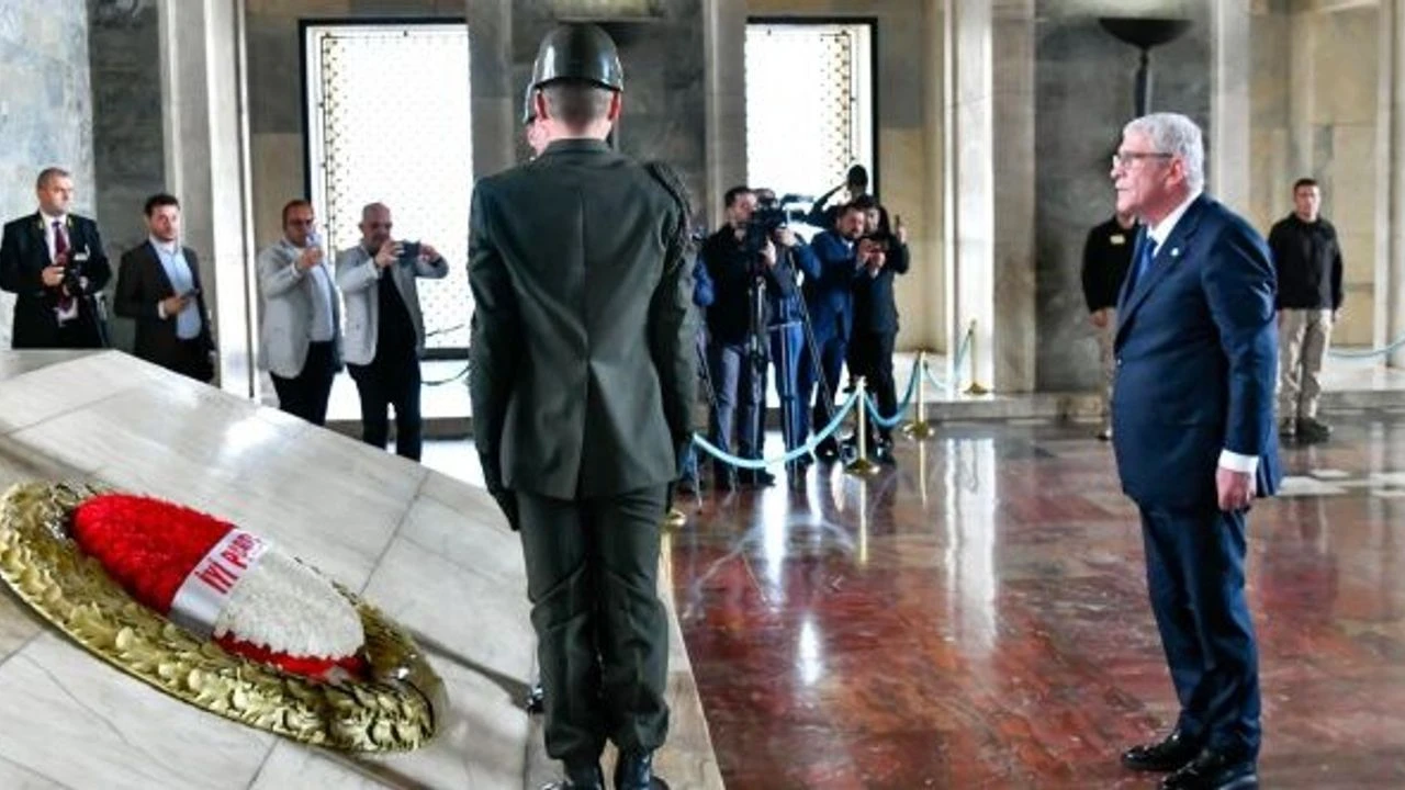 iyi-parti-lideri-dervisoglu-ndan-anitkabir-ziyareti_98fbc