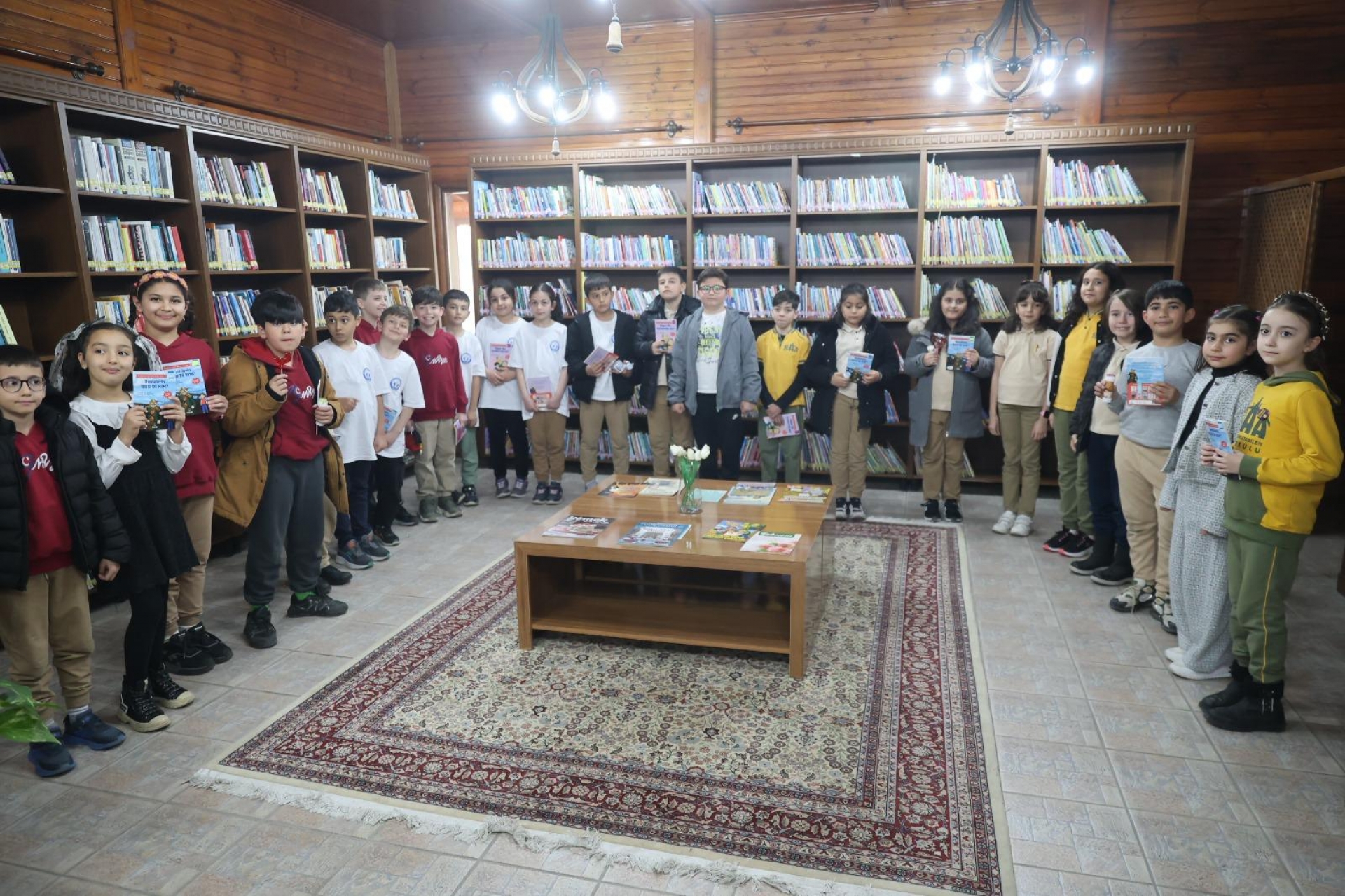 10868-bc53376792e3be53b937c69bd36d1ba6-nev_bel_kutuphane_009