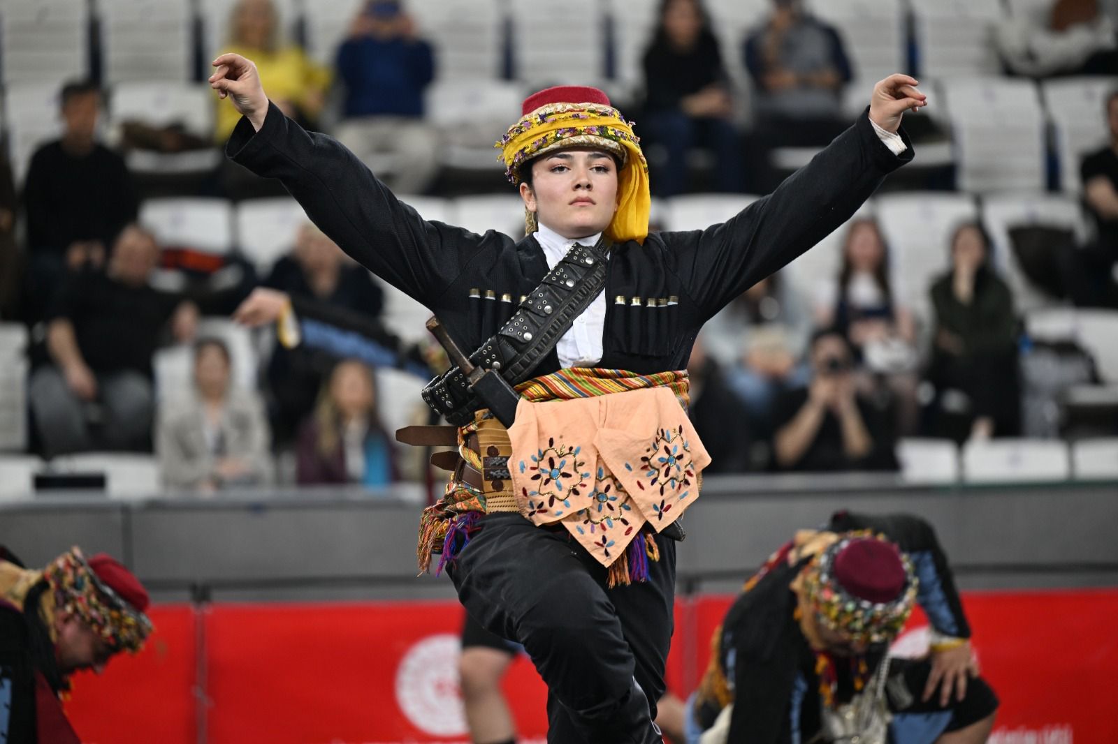 Halk Oyunları Yarışmasına Manisa Büyükşehir Belediyespor Damga Vurdu (8)