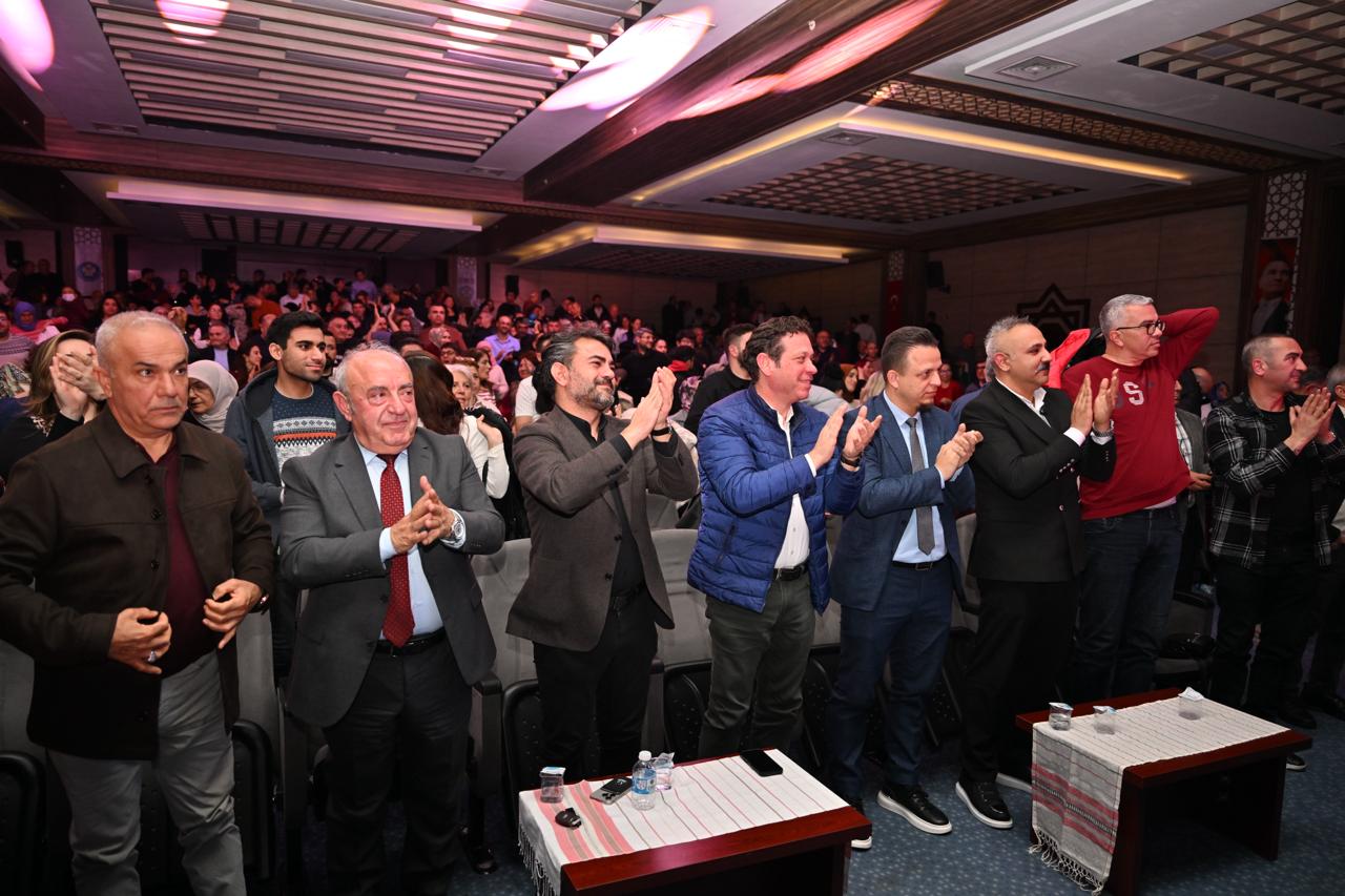 Manisa’da İsmail Altunsaray ile Türkü Dolu Gece (1)